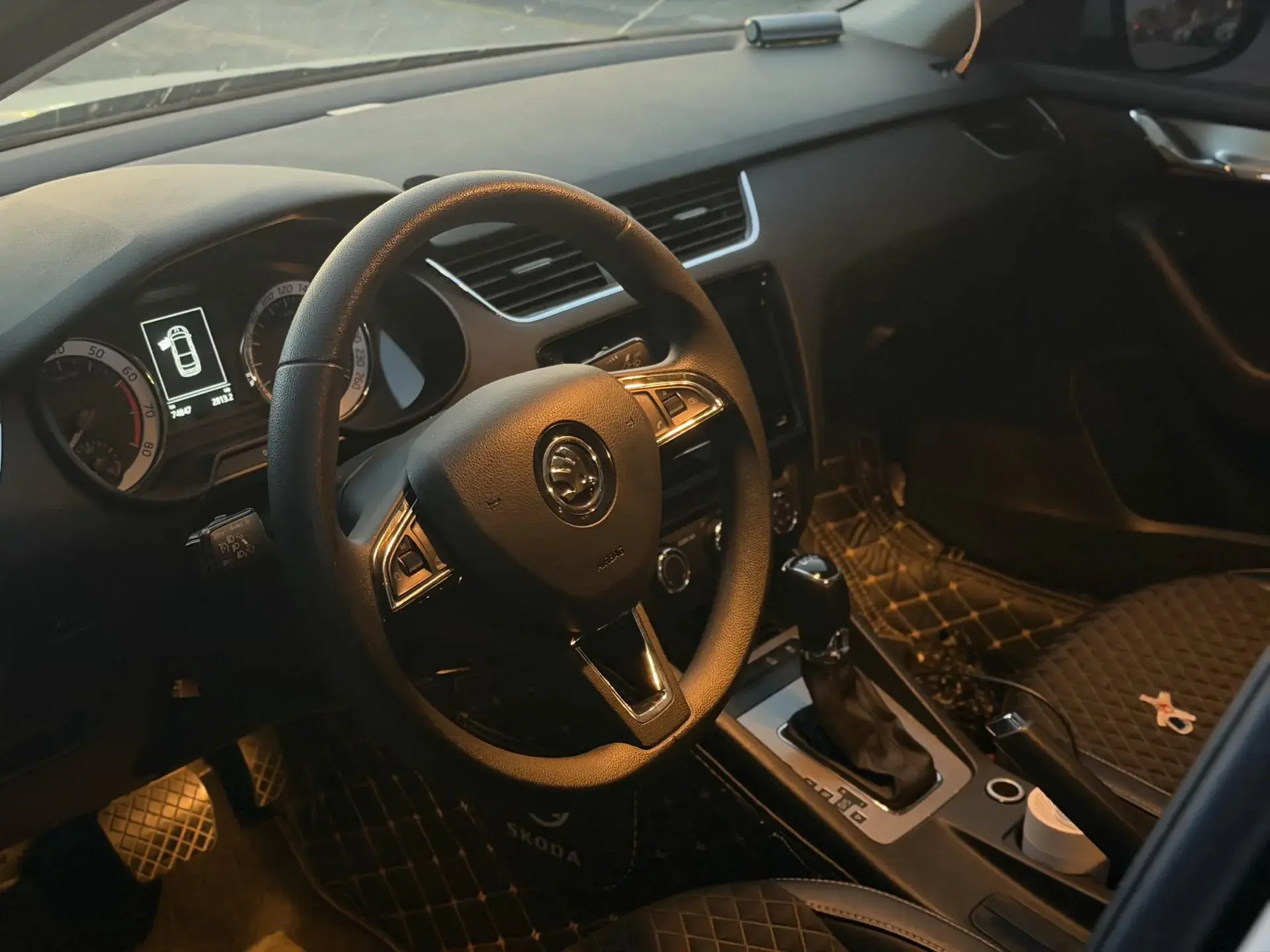 2019 SKODA OCTAVIA thumbnail 4