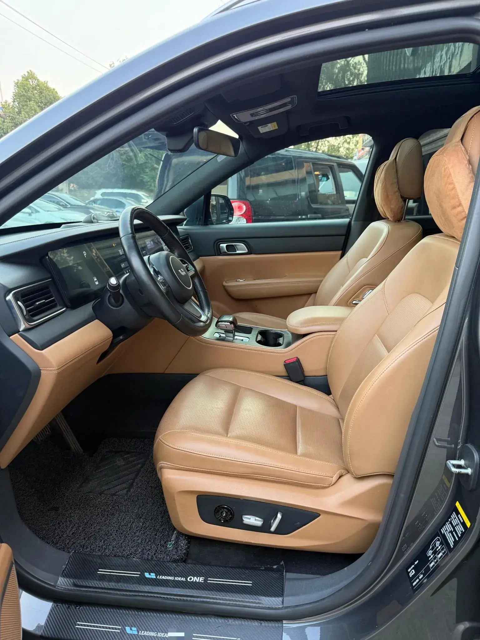 2021 LI ONE thumbnail 3