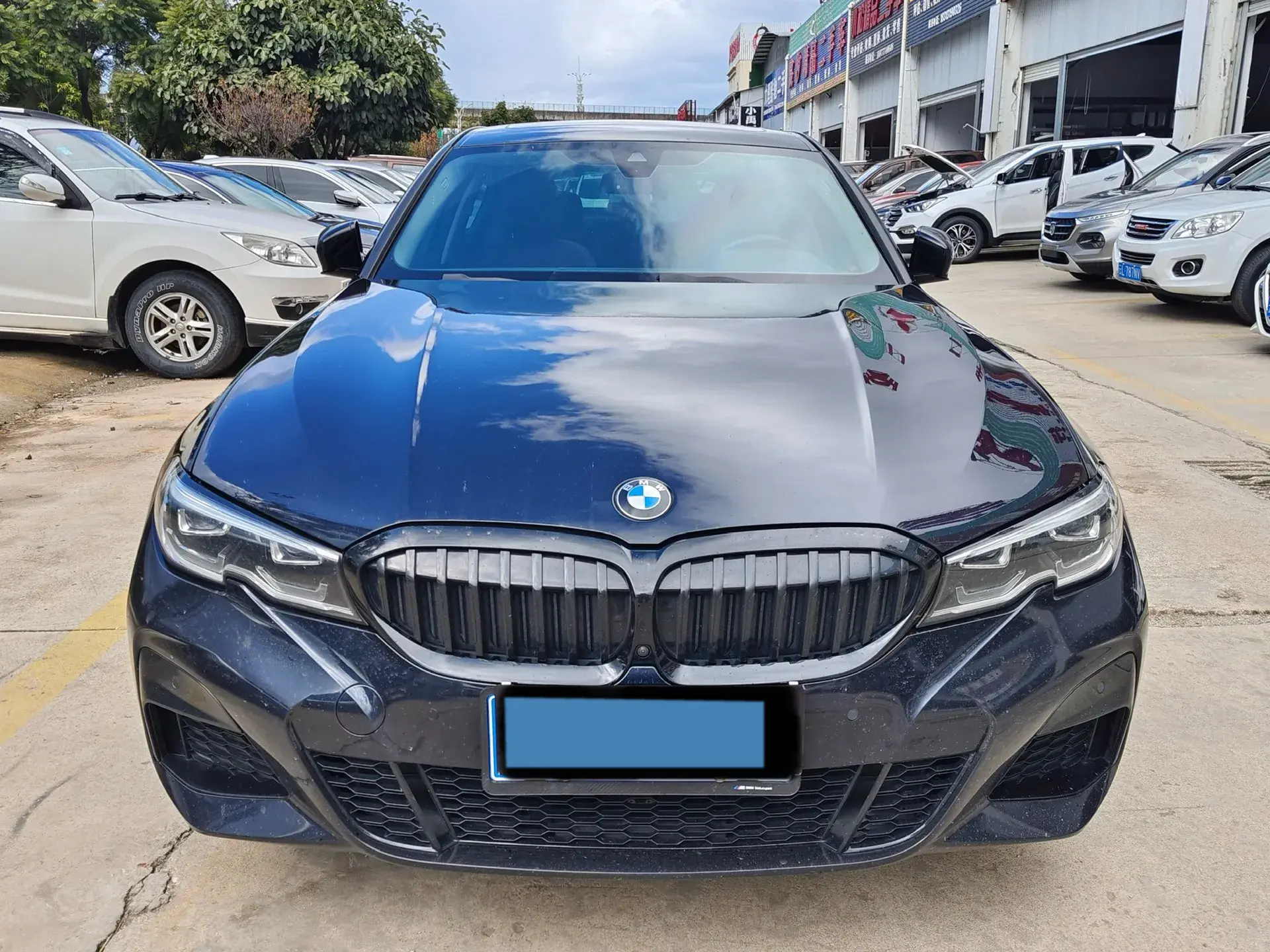 2022 BMW 3 thumbnail 2