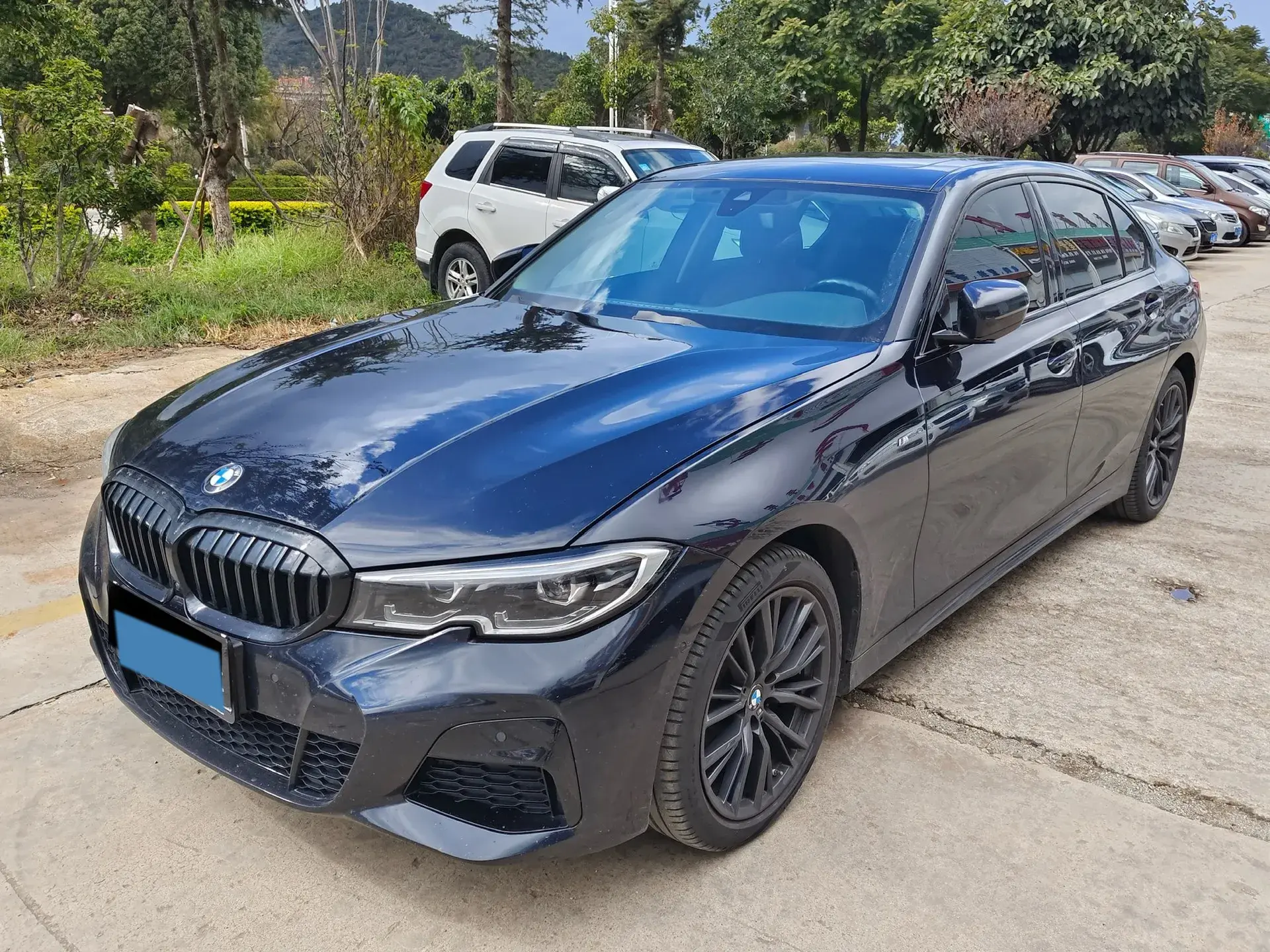 2022 BMW 3 view 1