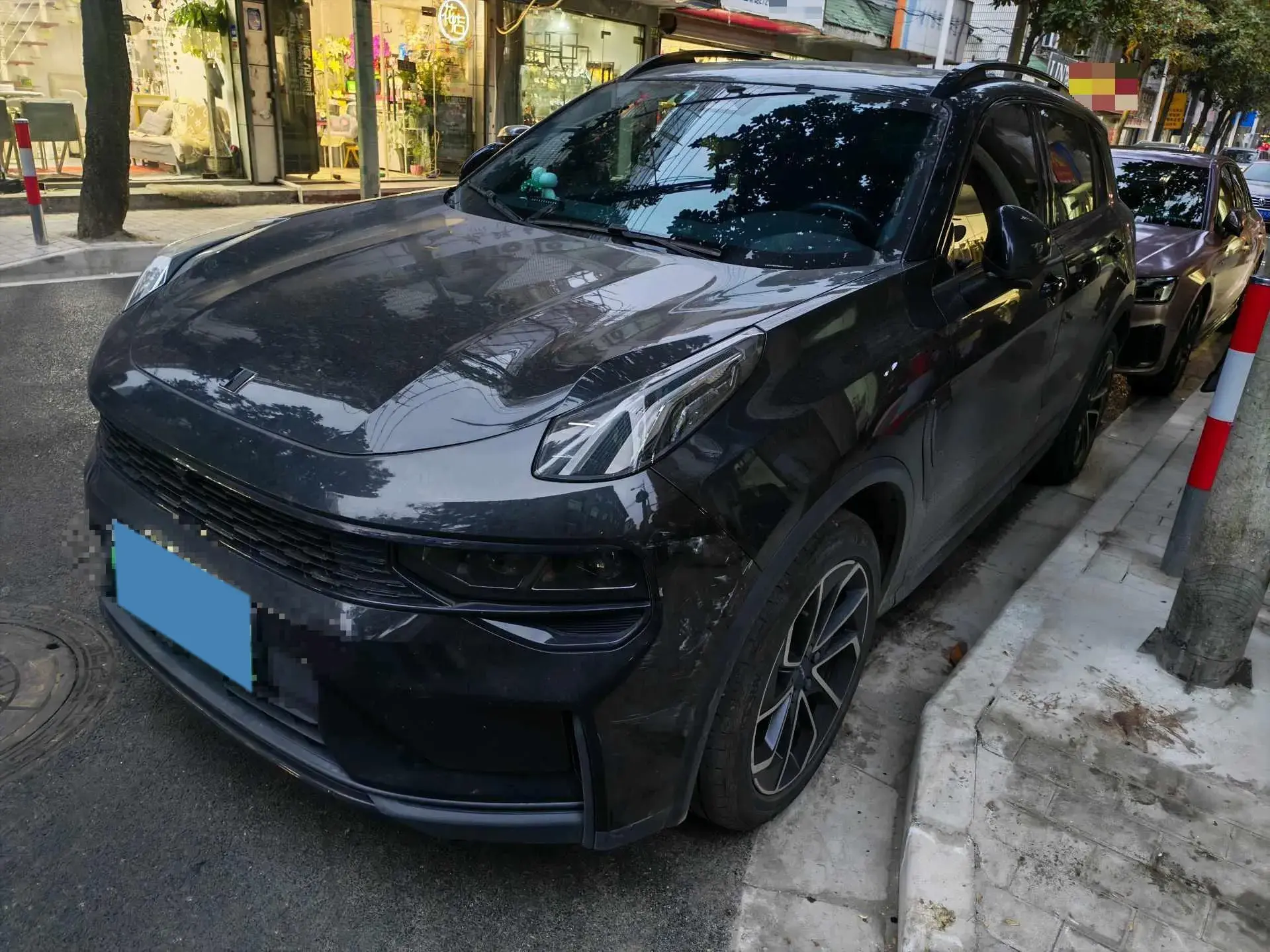 2023 LYNK&CO 01 view 1