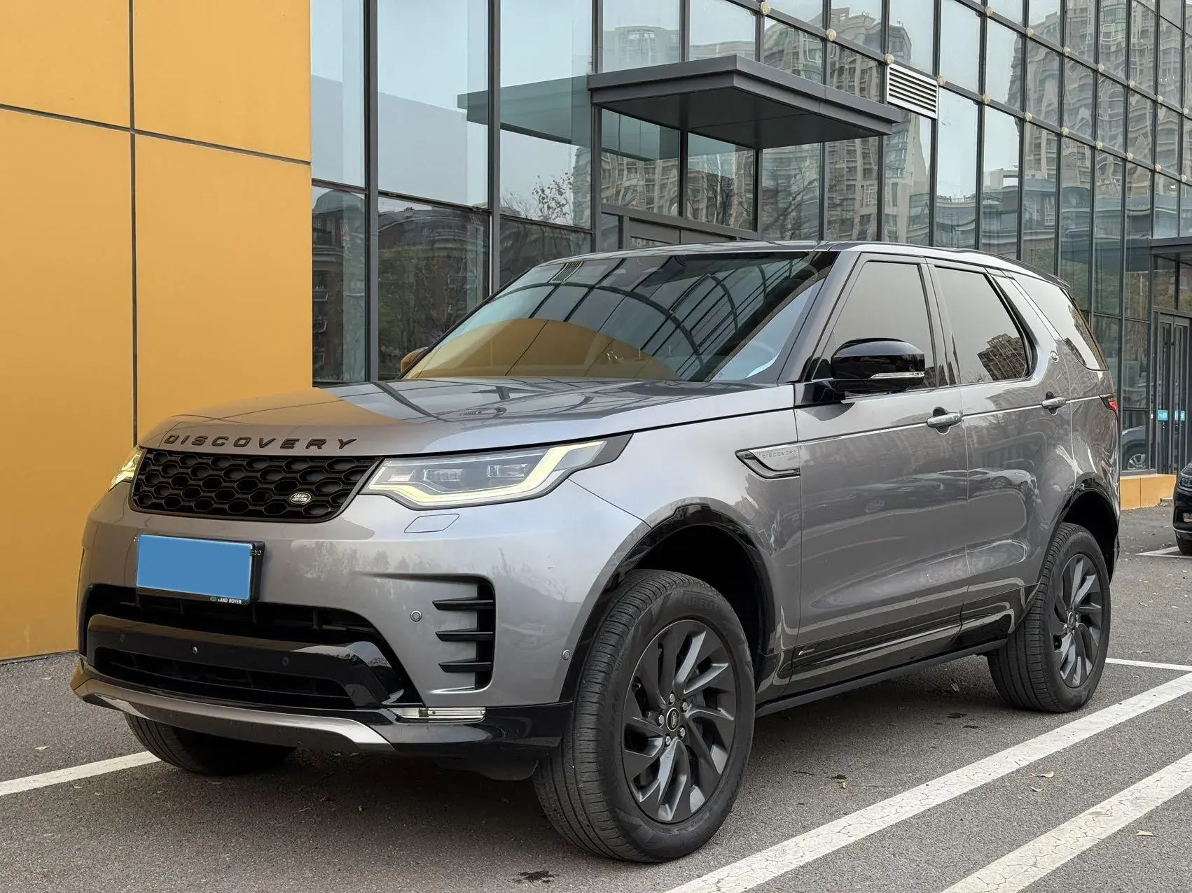 2021 LAND ROVER view 1