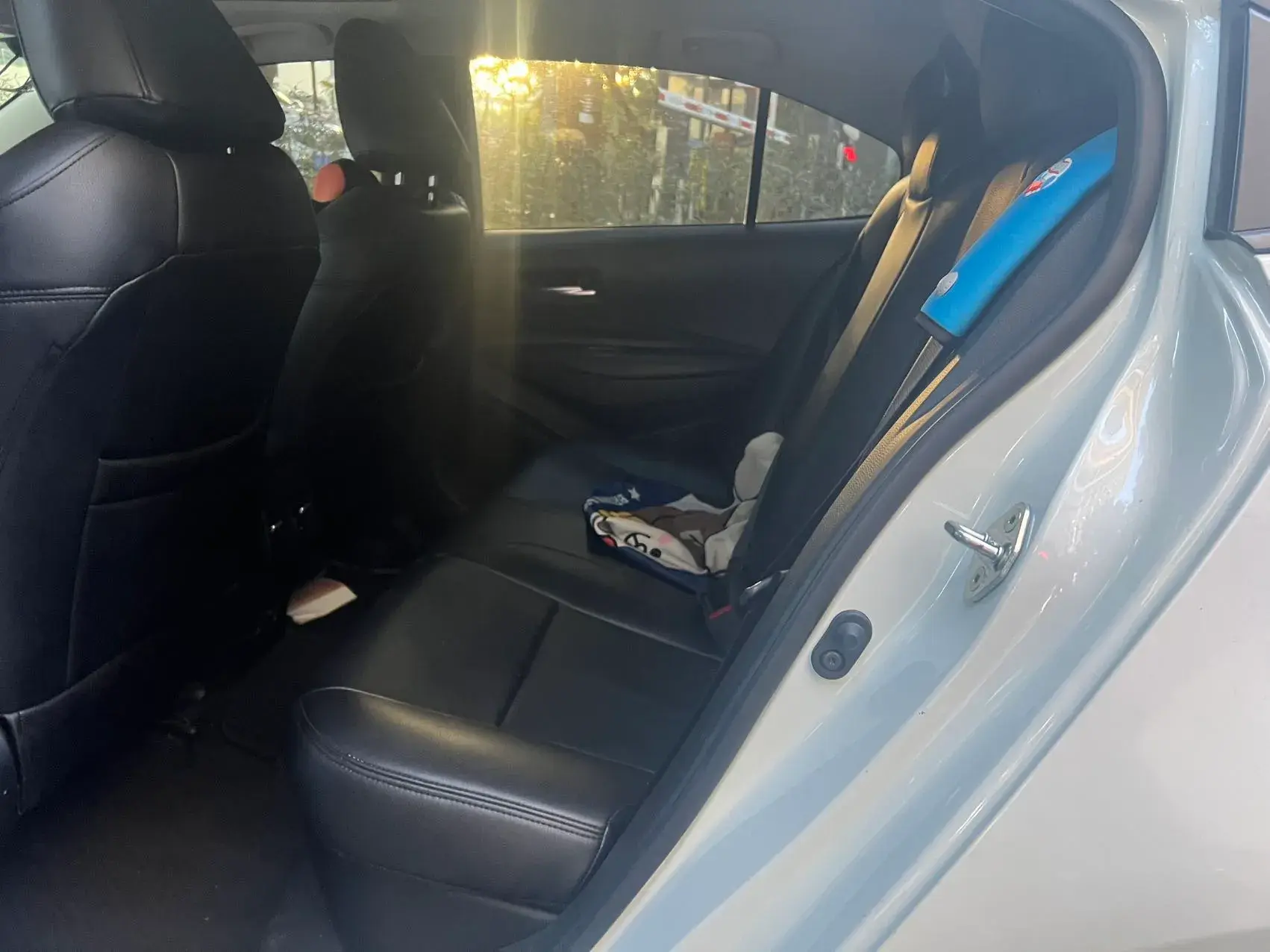 2021 TOYOTA COROLLA thumbnail 3