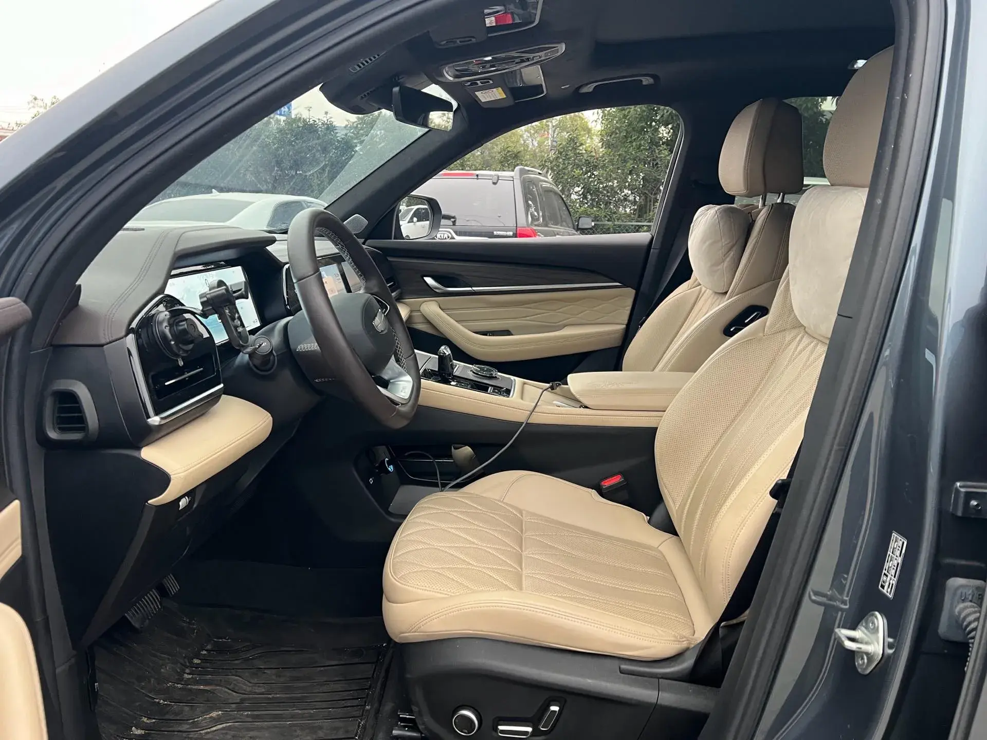 2025 GEELY MONJARO thumbnail 4