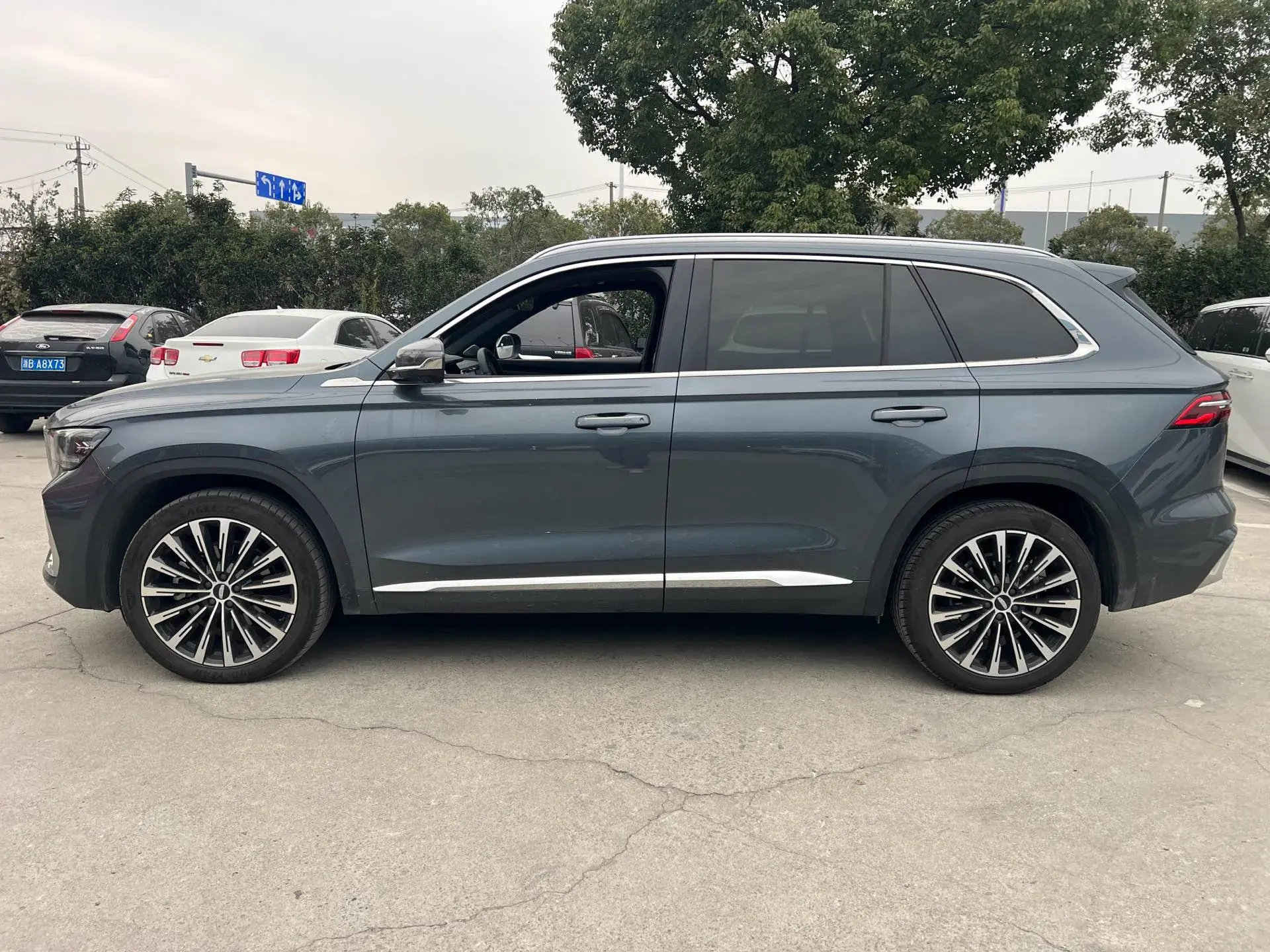 2025 GEELY MONJARO thumbnail 2