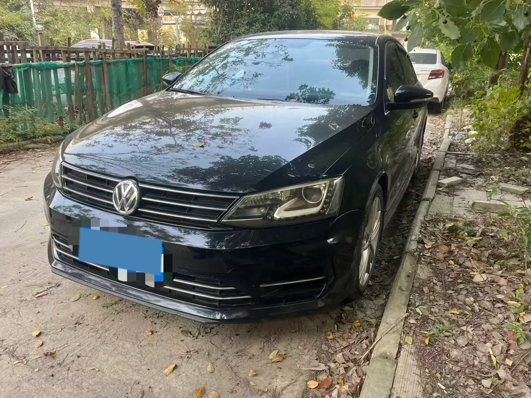 2018 VOLKSWAGEN SAGITAR view 1