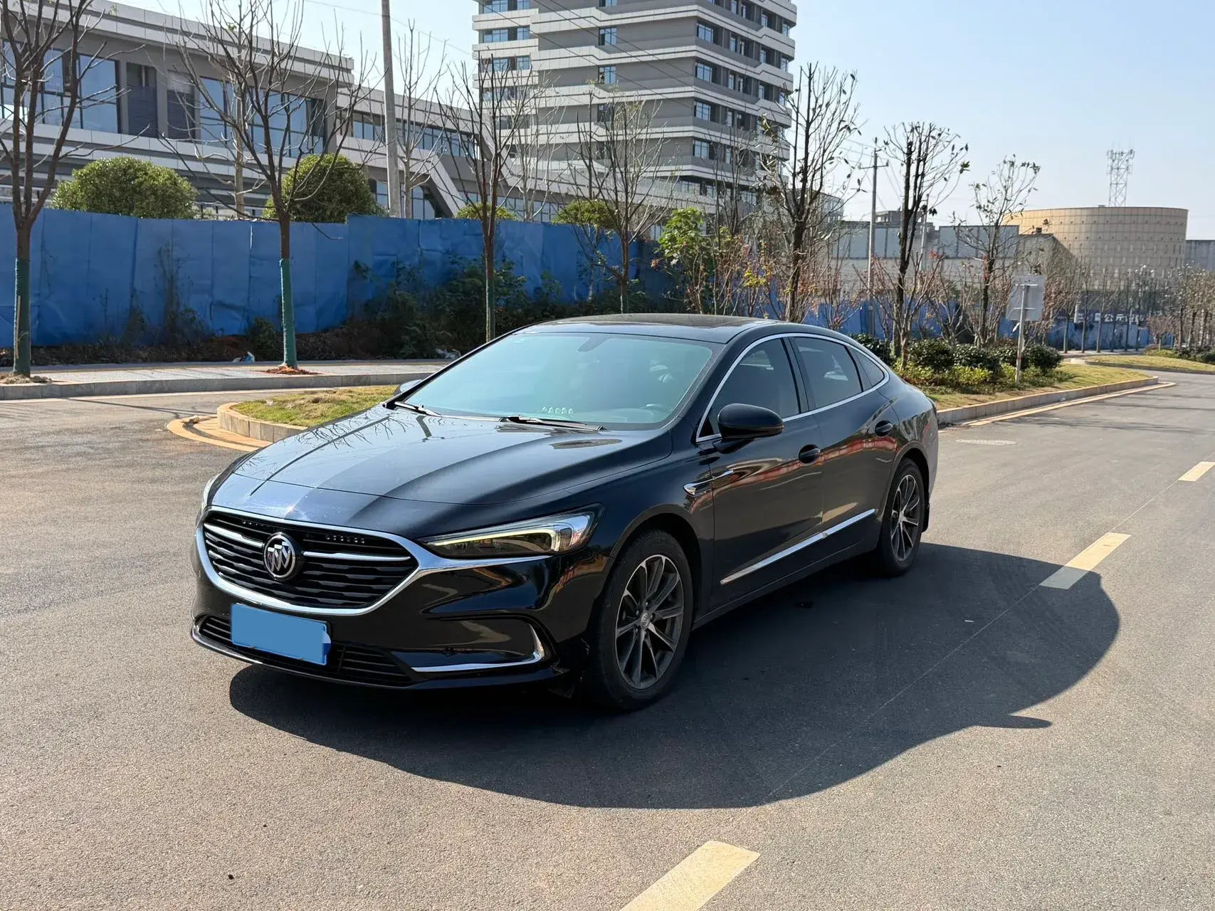 2019 BUICK LARCOSSE view 1