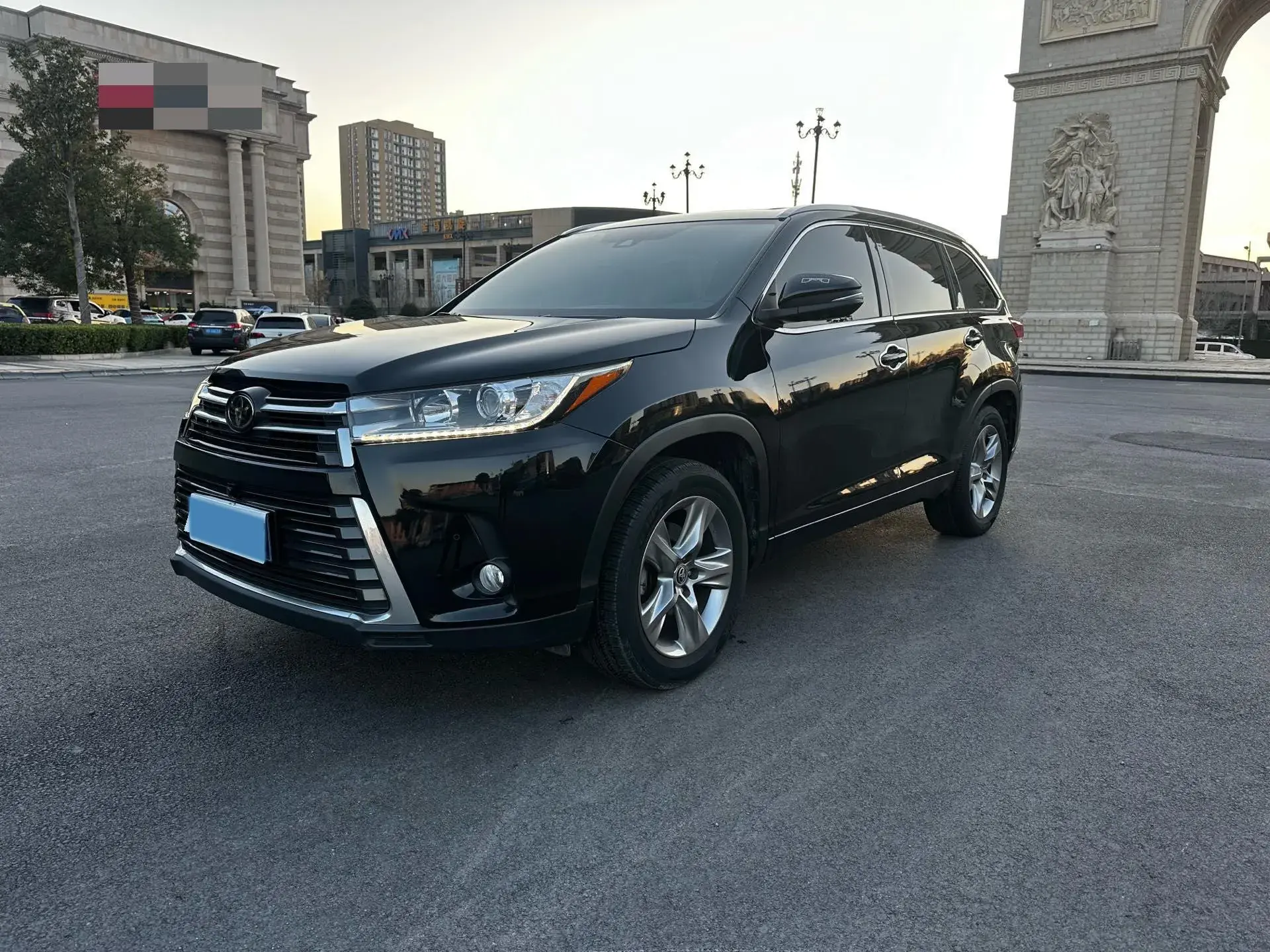 2018 TOYOTA HIGHLANDER view 1