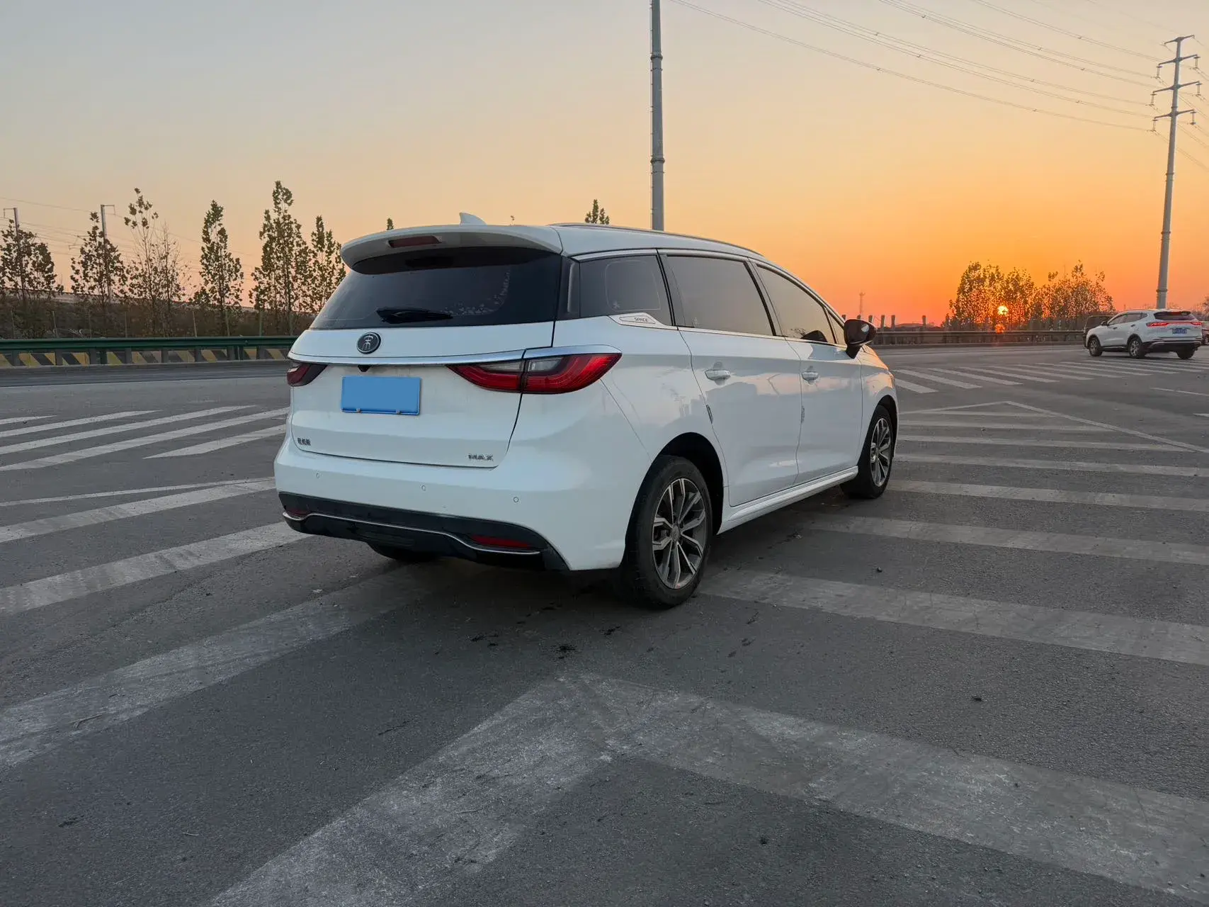 2019 BYD SONG thumbnail 4