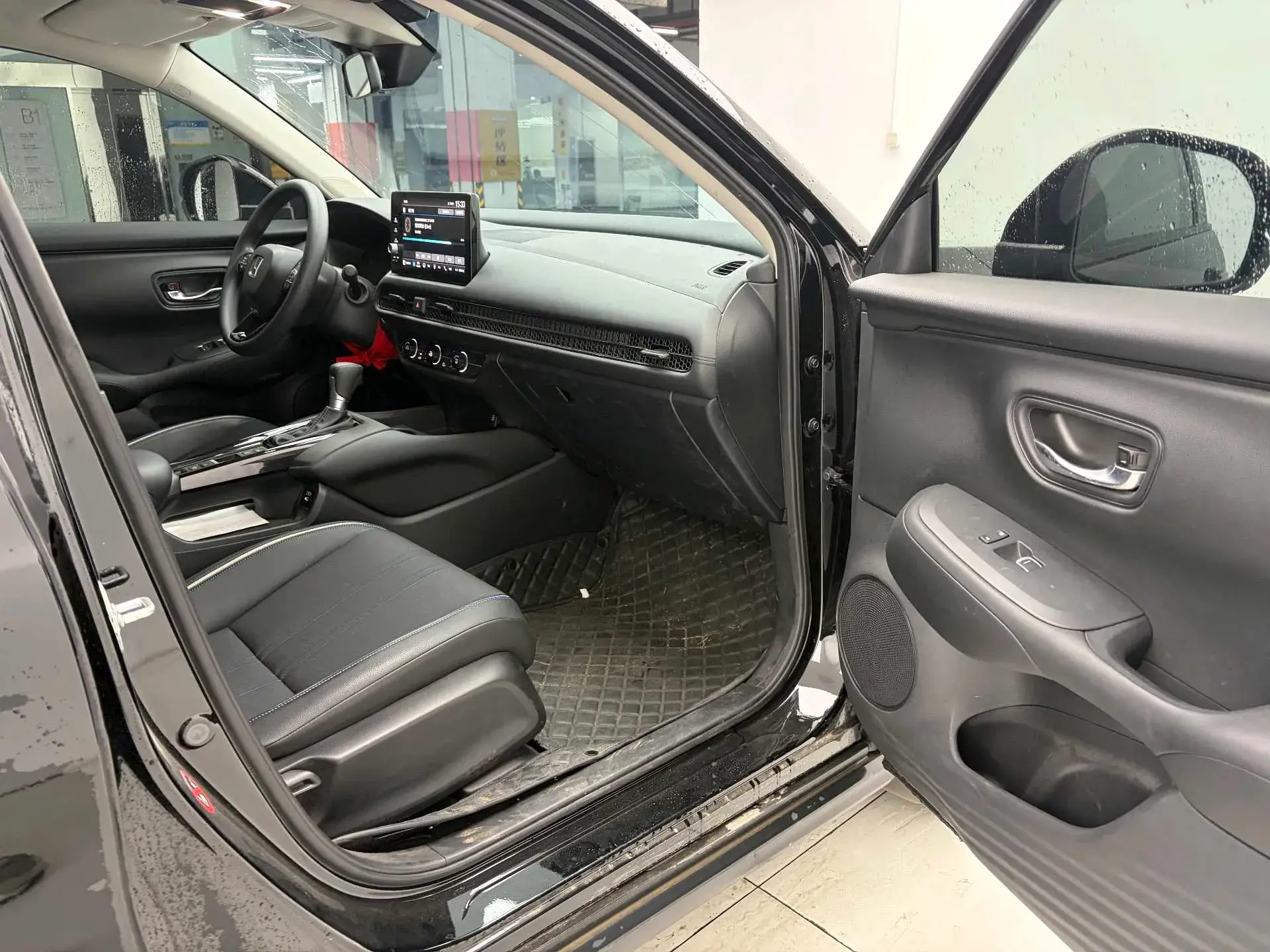 2023 HONDA HR-V thumbnail 4