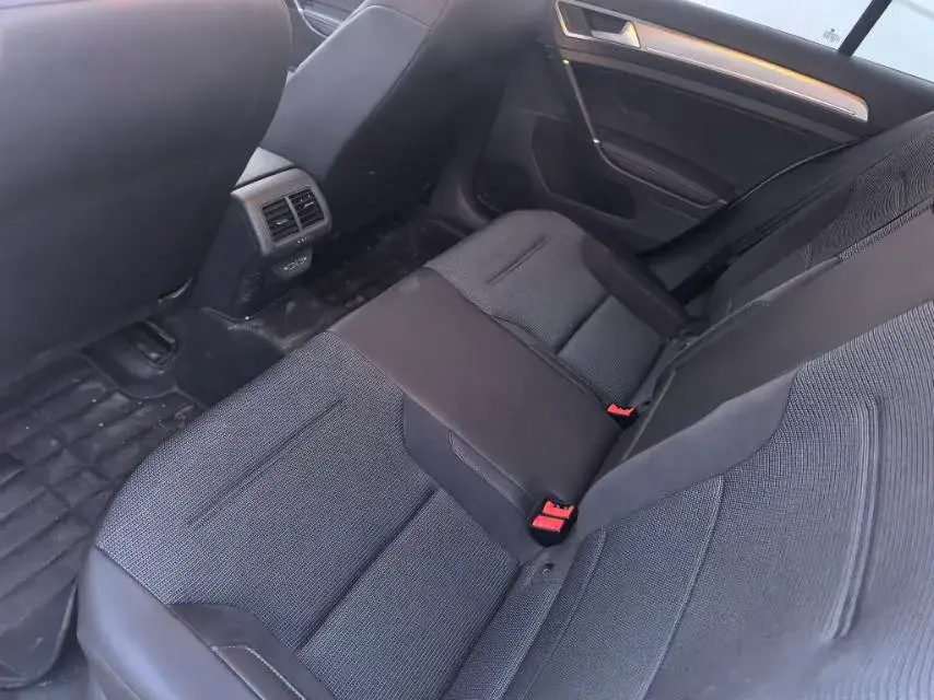 2019 VOLKSWAGEN GOLF thumbnail 4