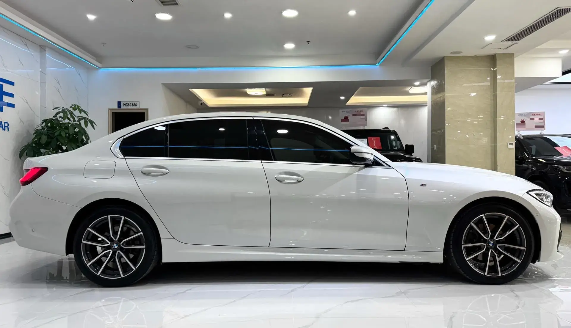 2021 BMW 3 thumbnail 3