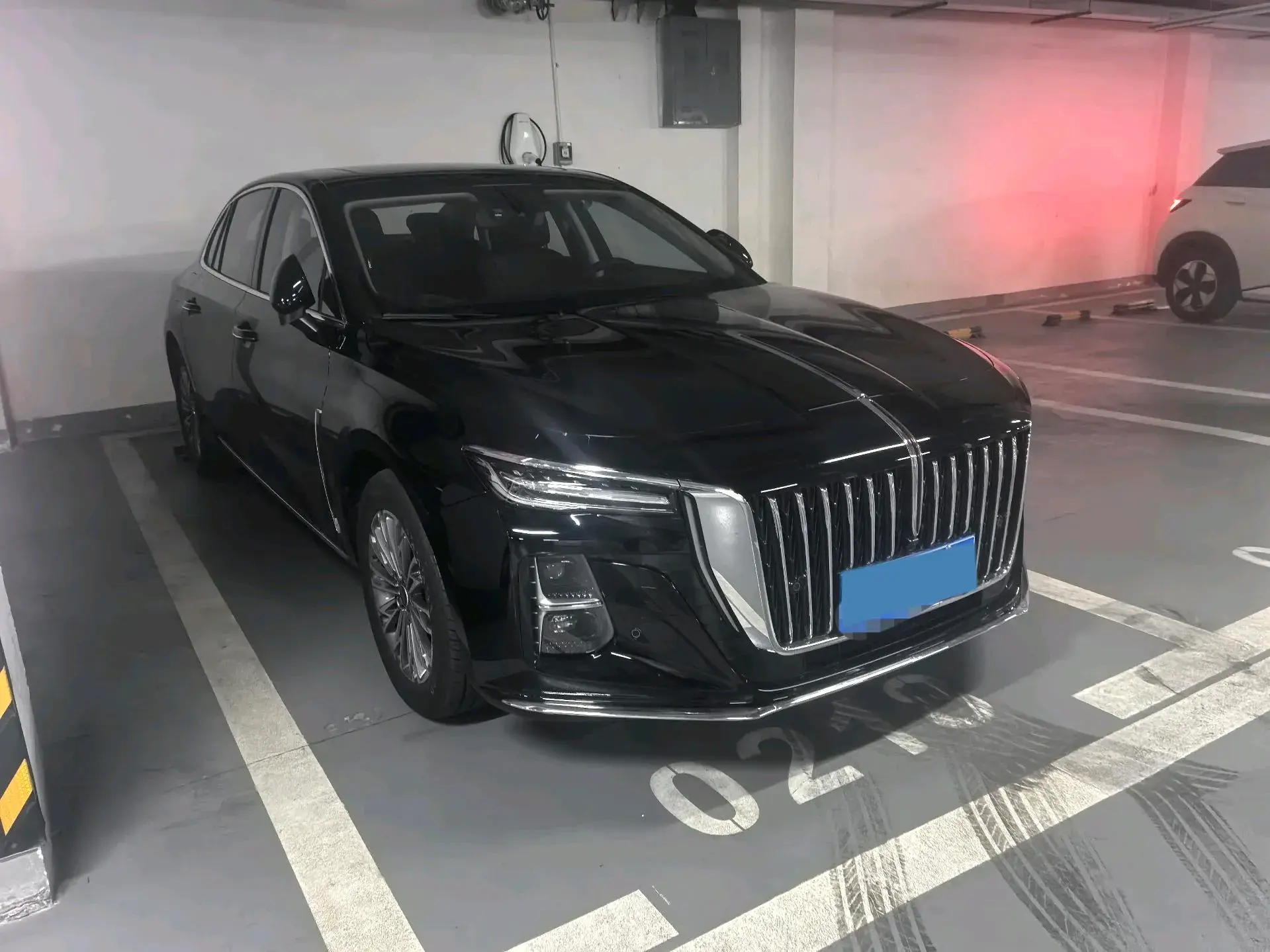 2025 HONGQI H5 thumbnail 2