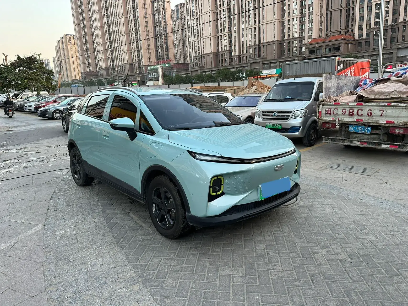 2022 GEOMETRY E thumbnail 3