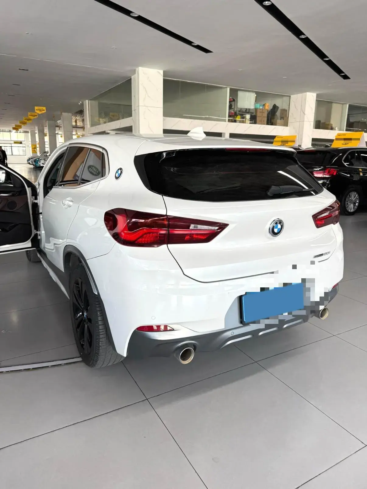 2020 BMW X2 thumbnail 2