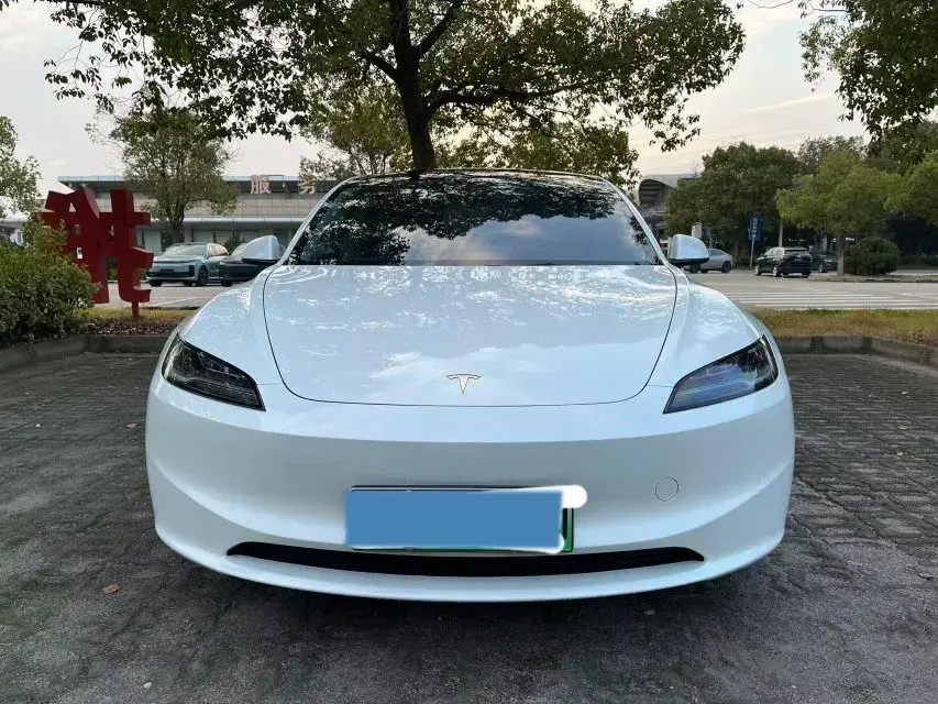 2023 TESLA MODEL thumbnail 2