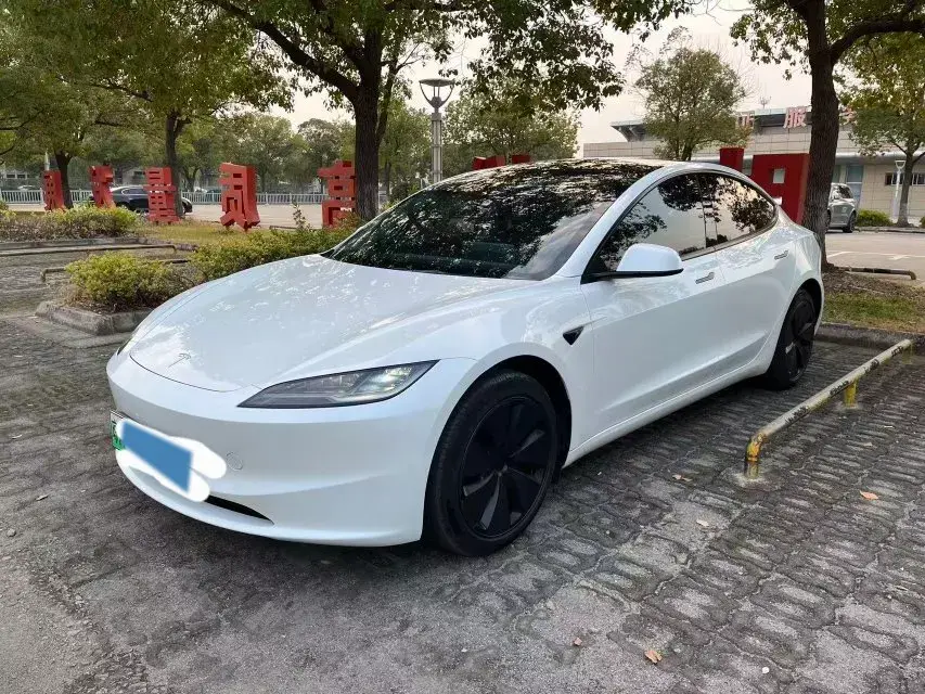 2023 TESLA MODEL view 1