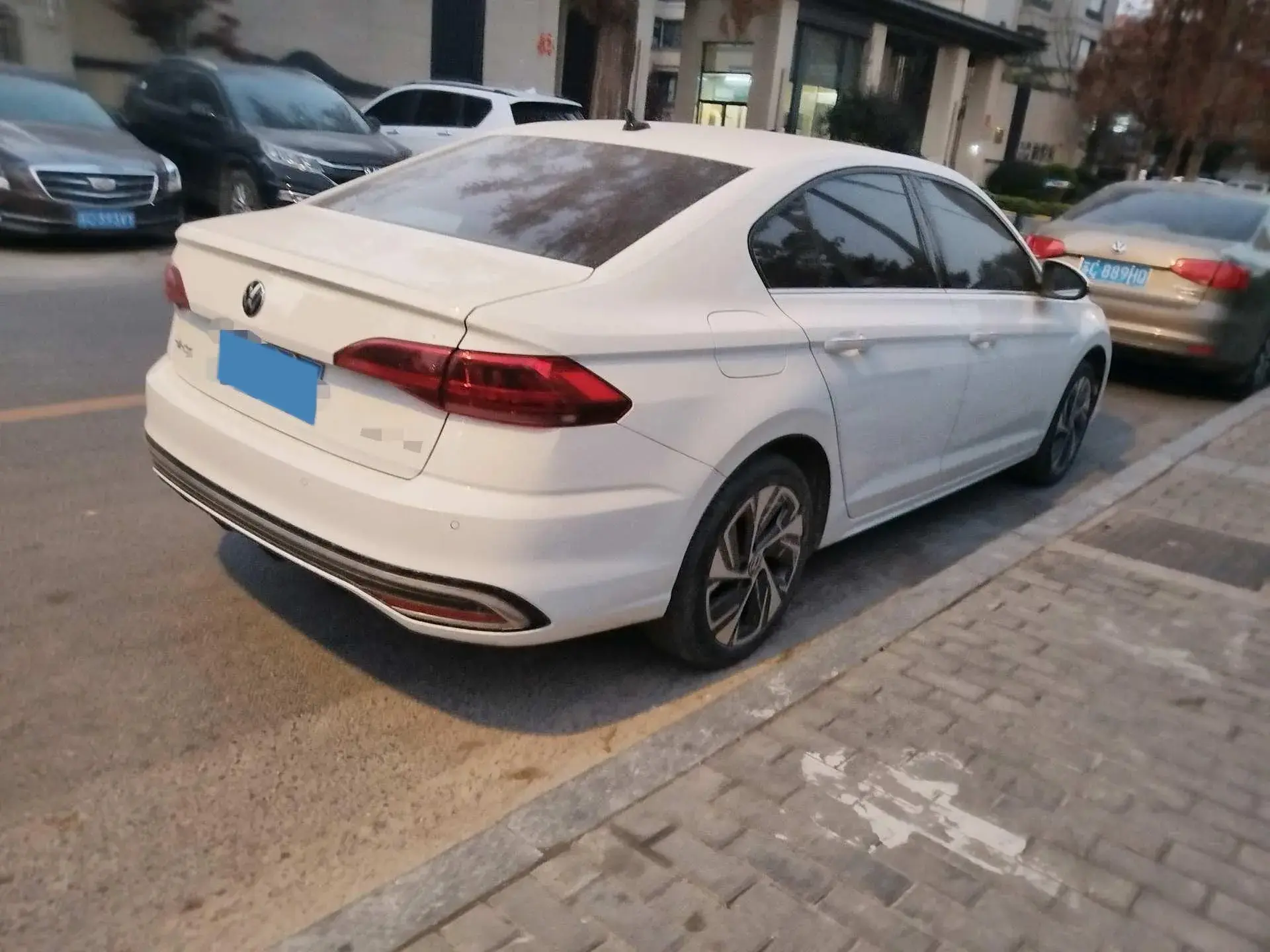 2023 VOLKSWAGEN BORA thumbnail 3