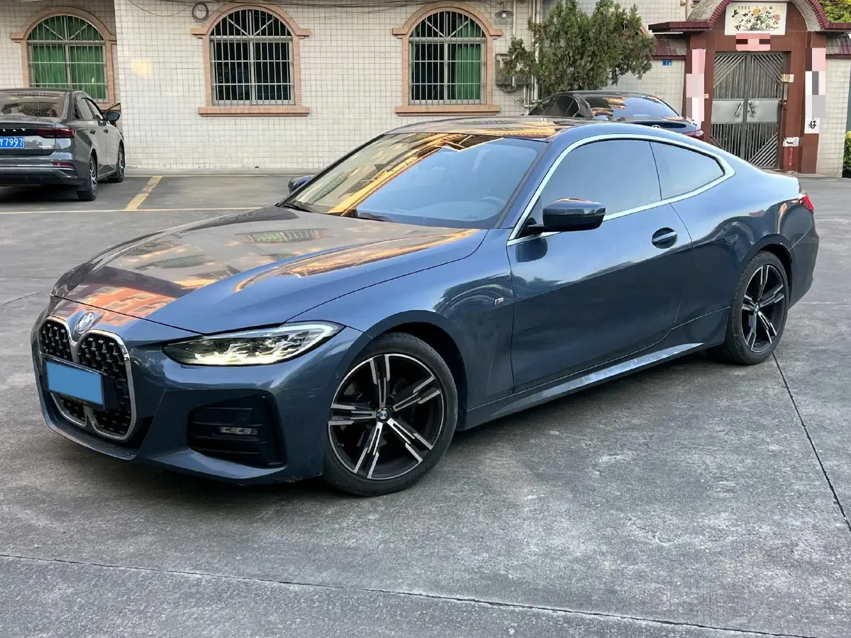 2022 BMW 8 Series 3.0T 333HP L6 8AT