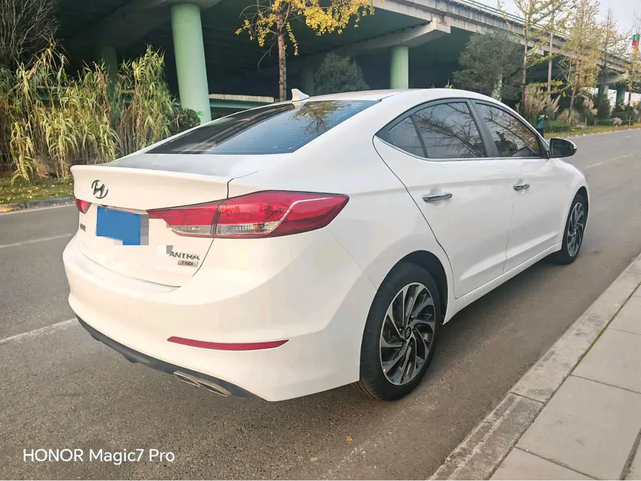 2019 HYUNDAI ELANTRA thumbnail 4