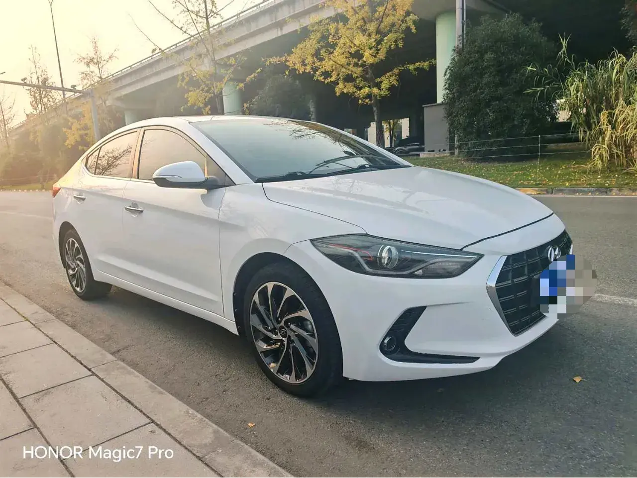 2019 HYUNDAI ELANTRA thumbnail 3
