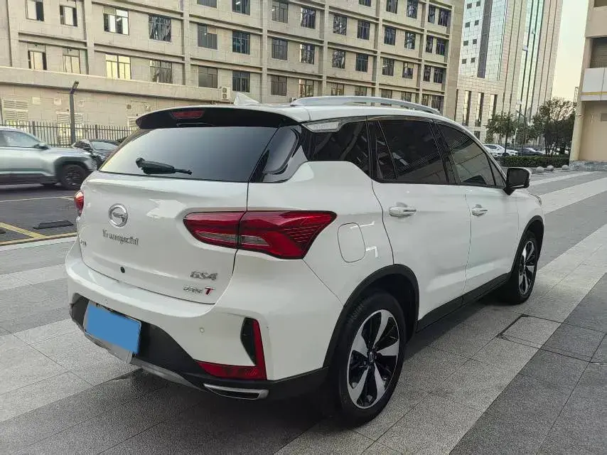 2018 GAC TRUMPCHI thumbnail 3