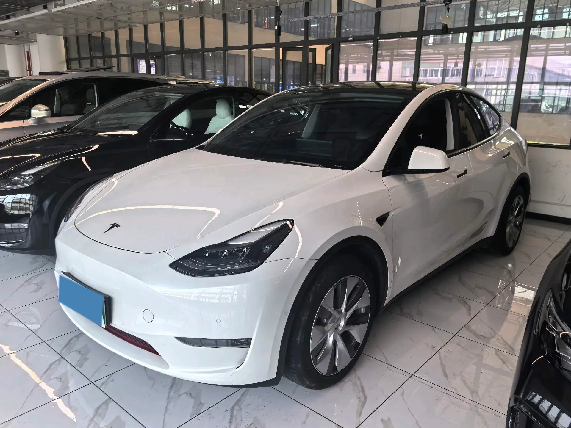 2022 TESLA MODEL view 1
