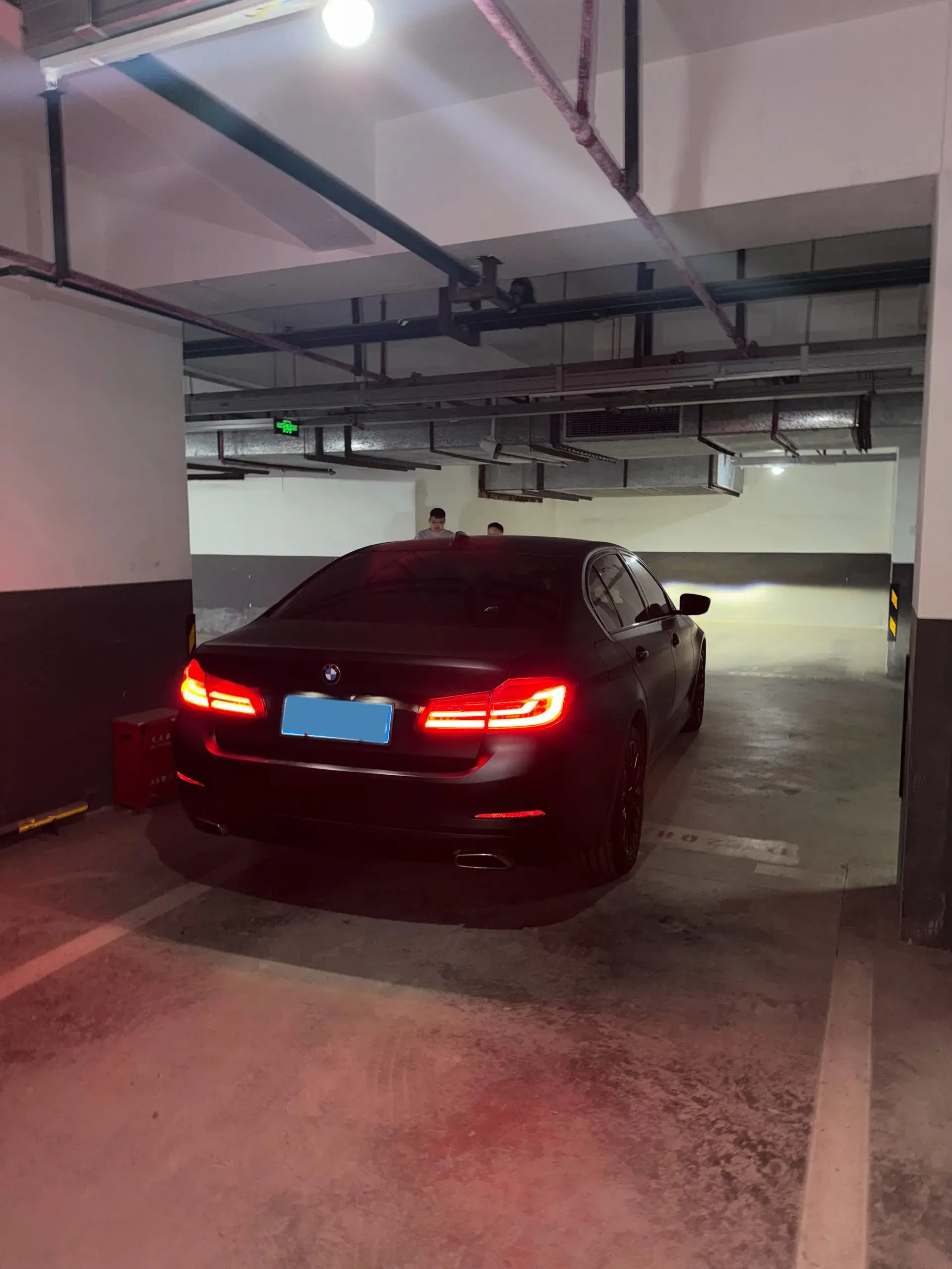 2020 BMW 5 thumbnail 3