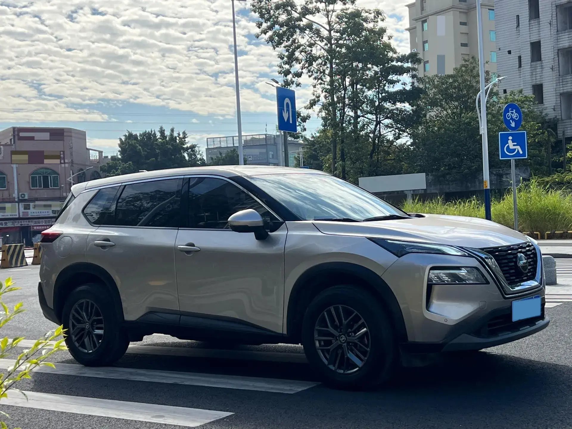 2021 NISSAN X-TRAIL thumbnail 3