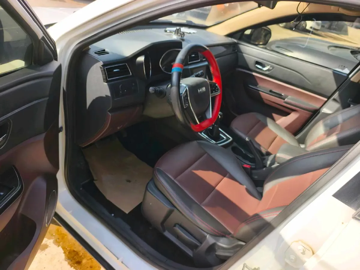 2017 LiFan MaiWei 1.8L 133HP L4 5MT,autocango,china used car exporter,china ev exporter,chinese used car exporter,chinese used ev exporter