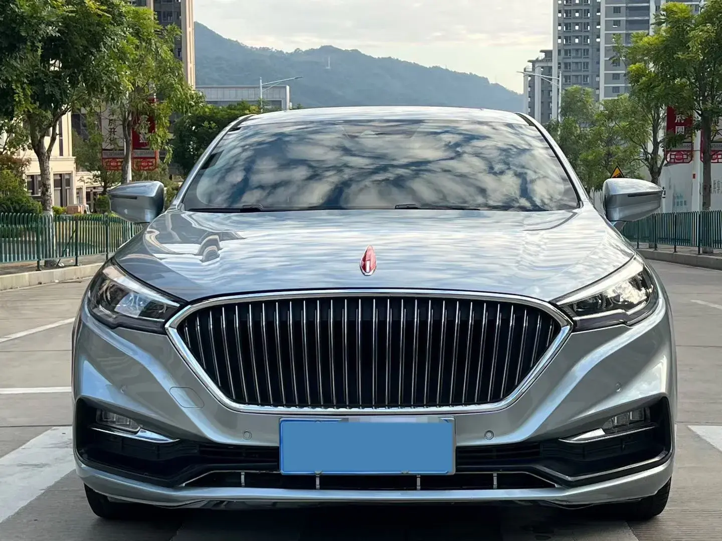 2018 HONGQI H5 thumbnail 3