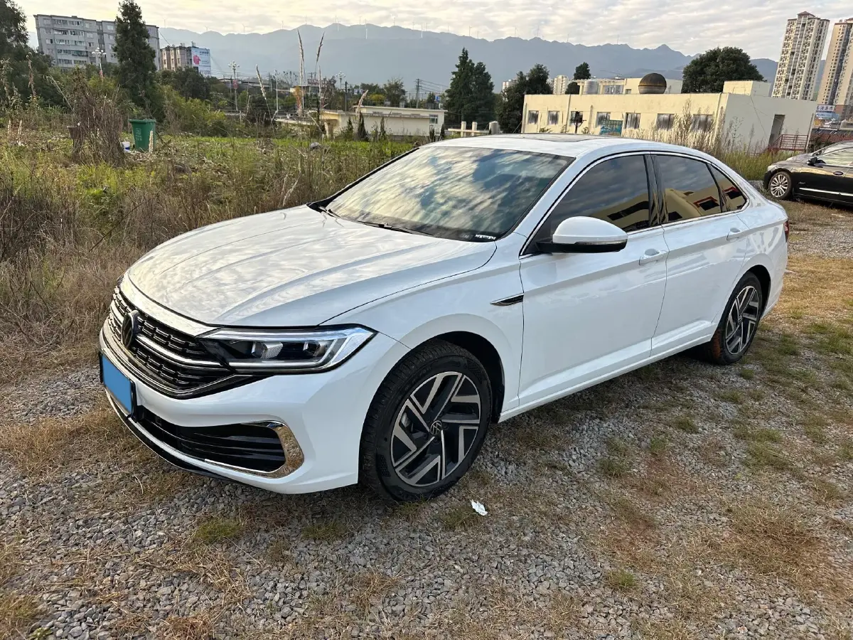 2024 Volkswagen Sagitar 1.5T 160HP L4 7DCT