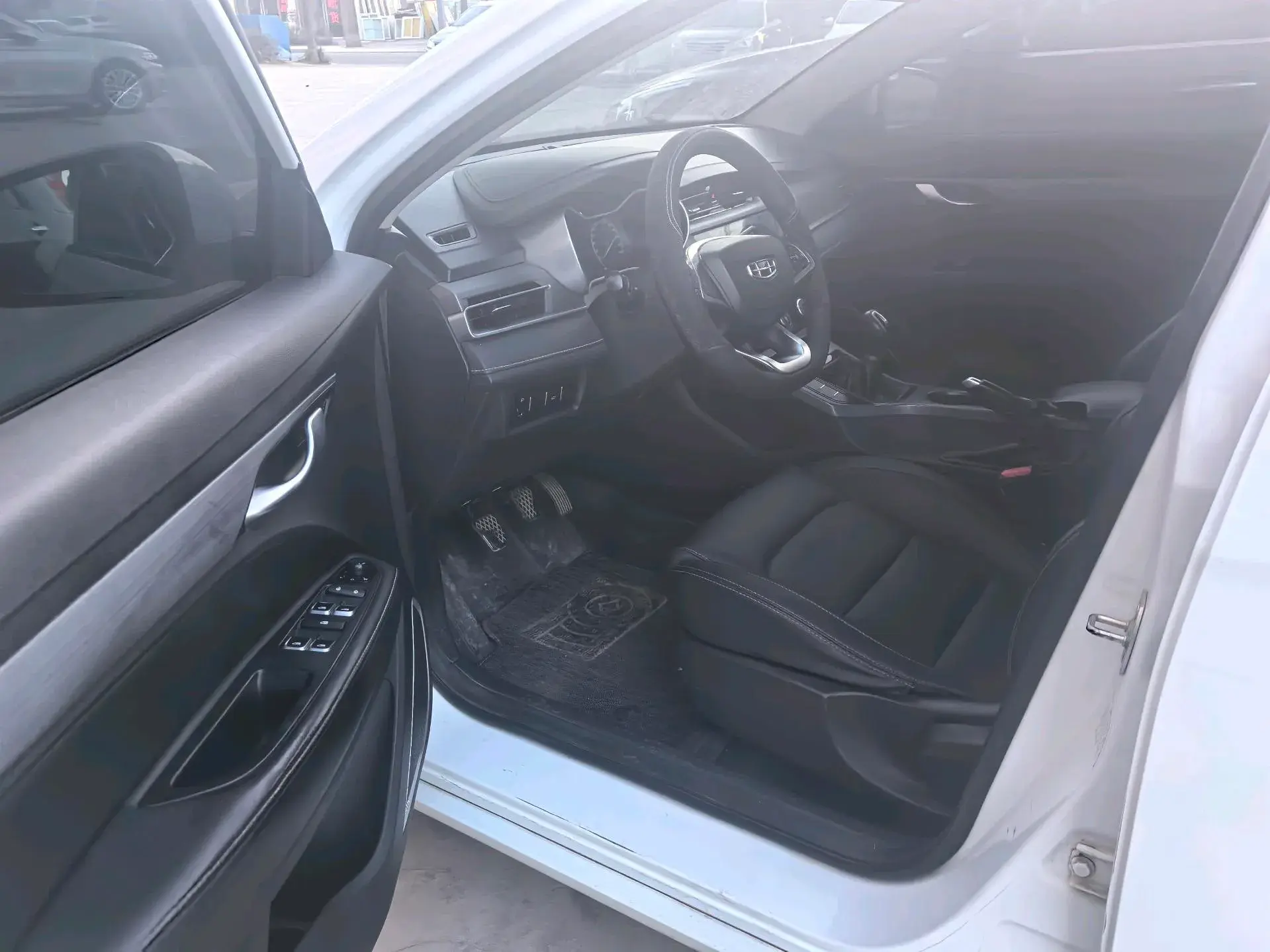 2021 GEELY EMGRAND thumbnail 4