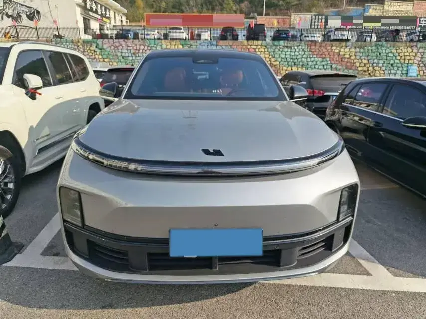 2023 LI L9 thumbnail 2