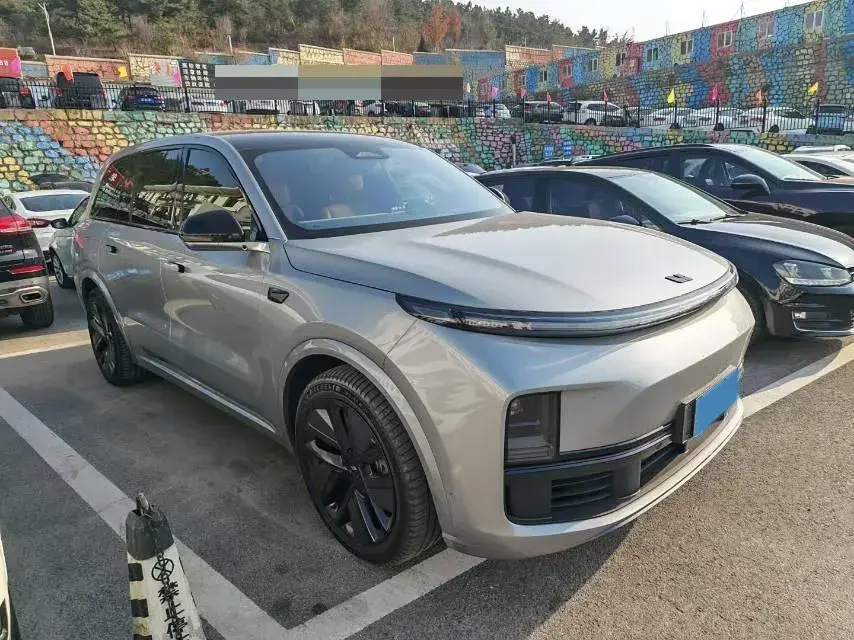 2023 LI L9 thumbnail 3