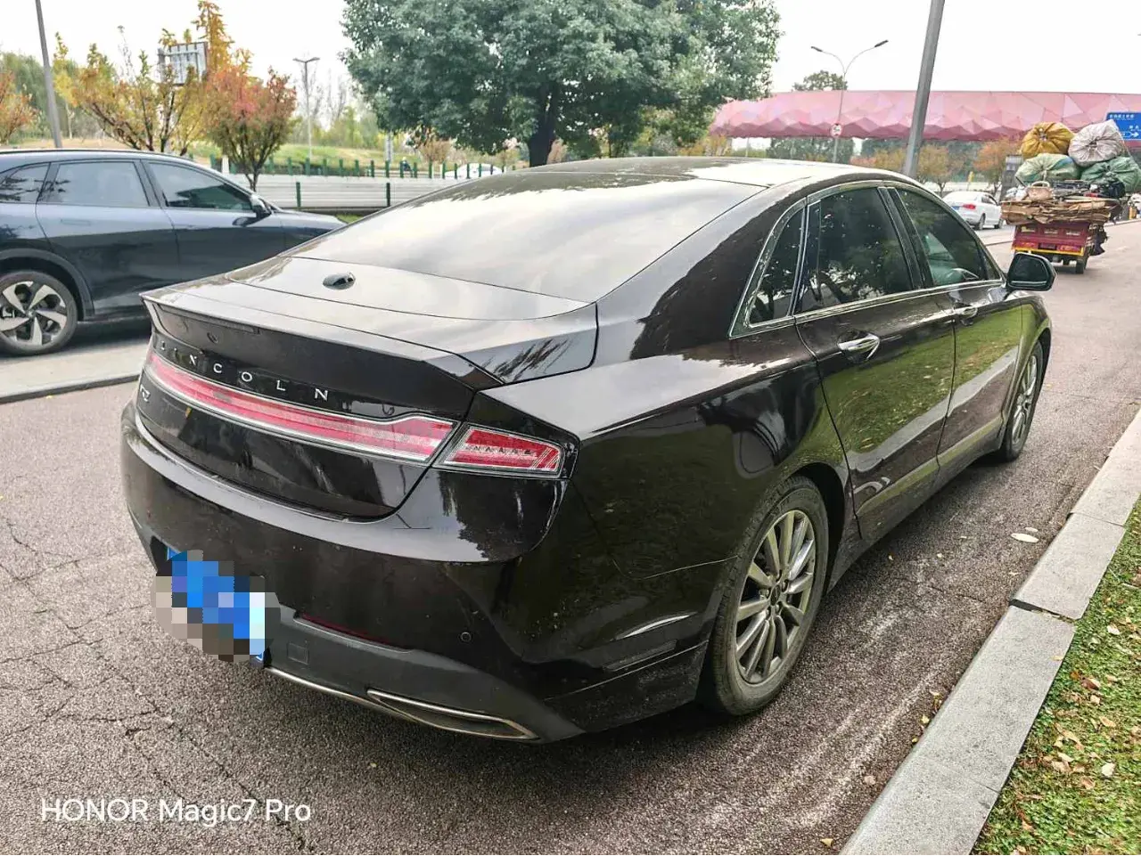 2020 LINCOLN MKZ thumbnail 4