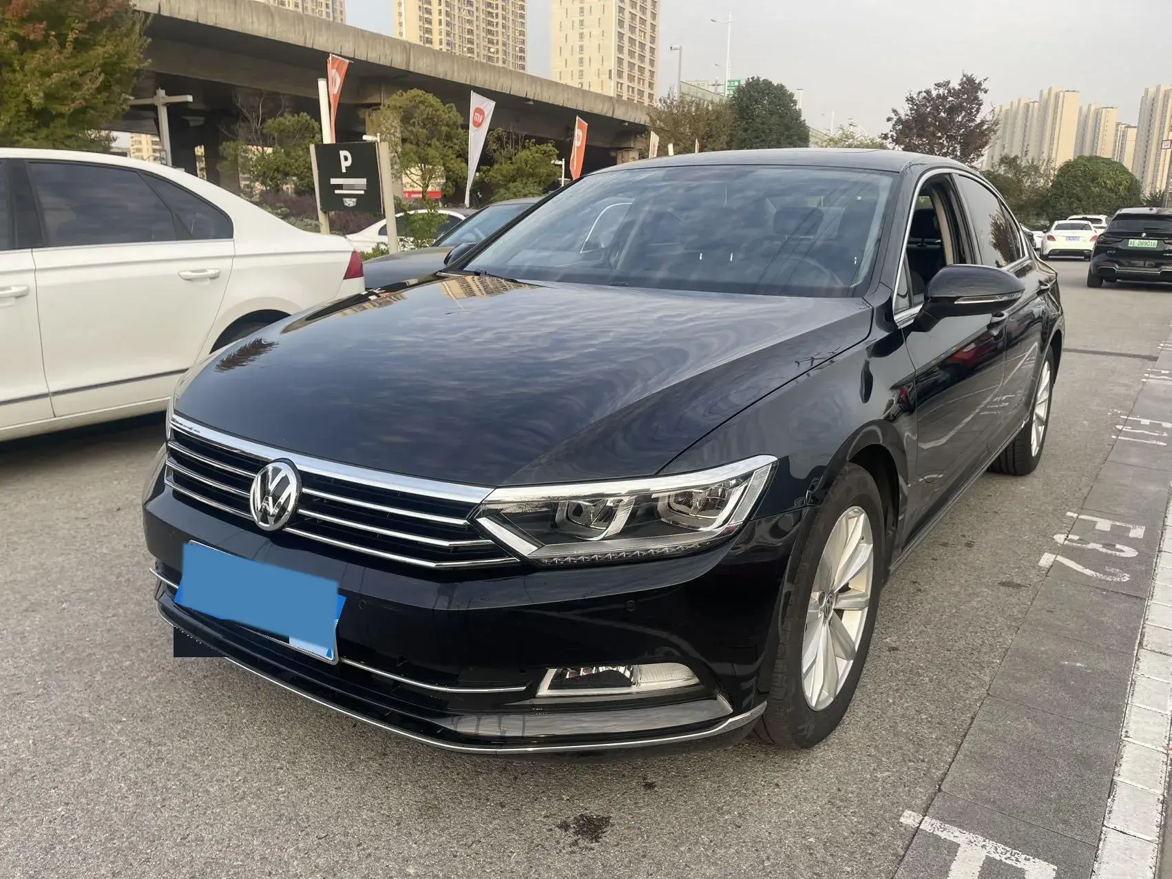2019 VOLKSWAGEN MAGOTAN view 1