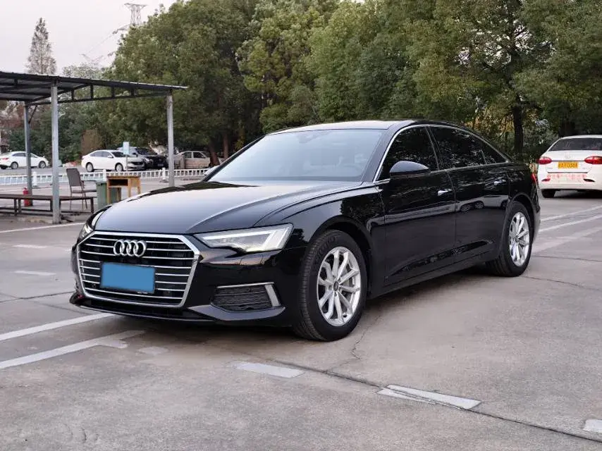 2021 AUDI A6L view 1