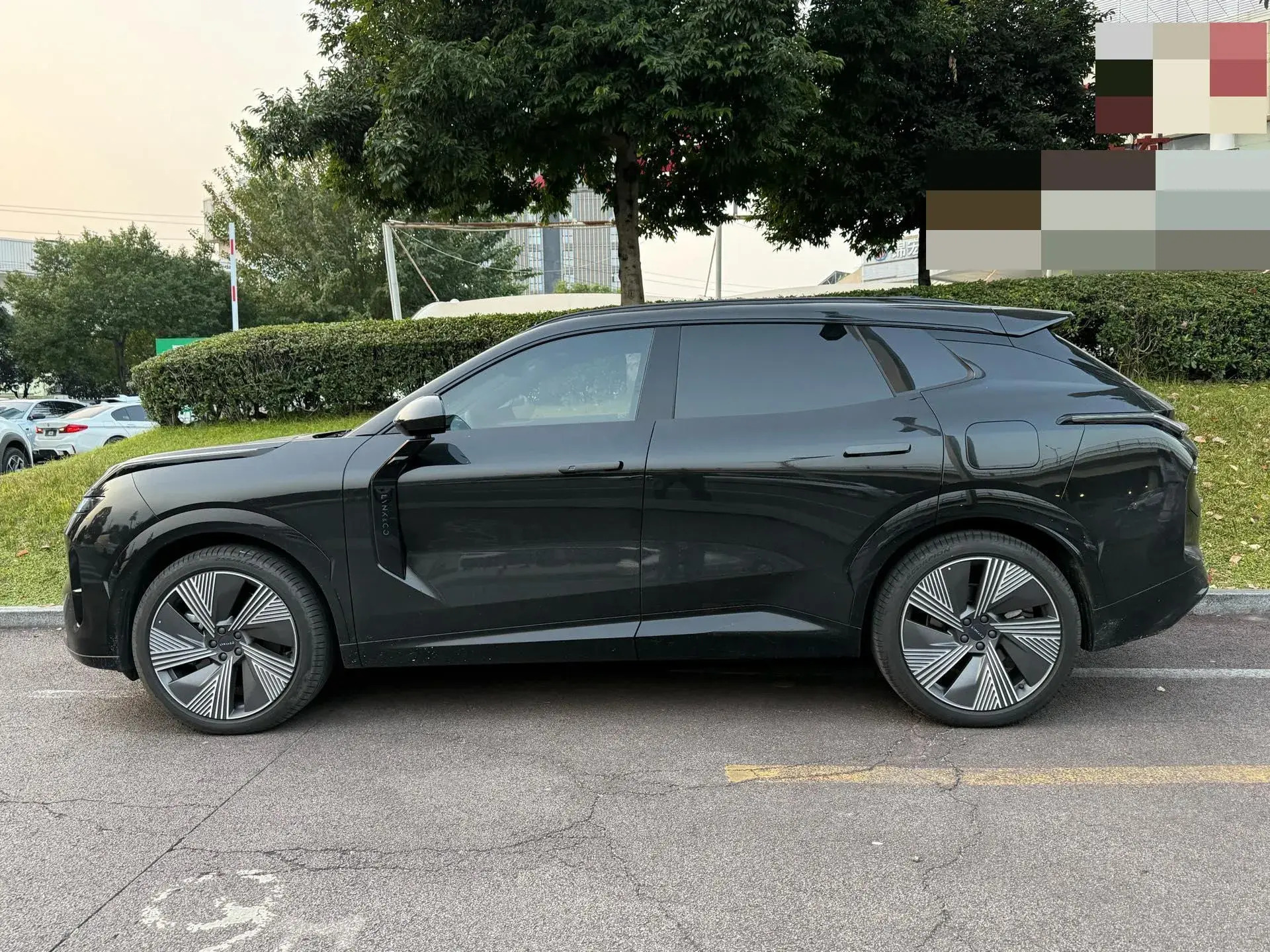 2024 LYNK&CO 08 thumbnail 2