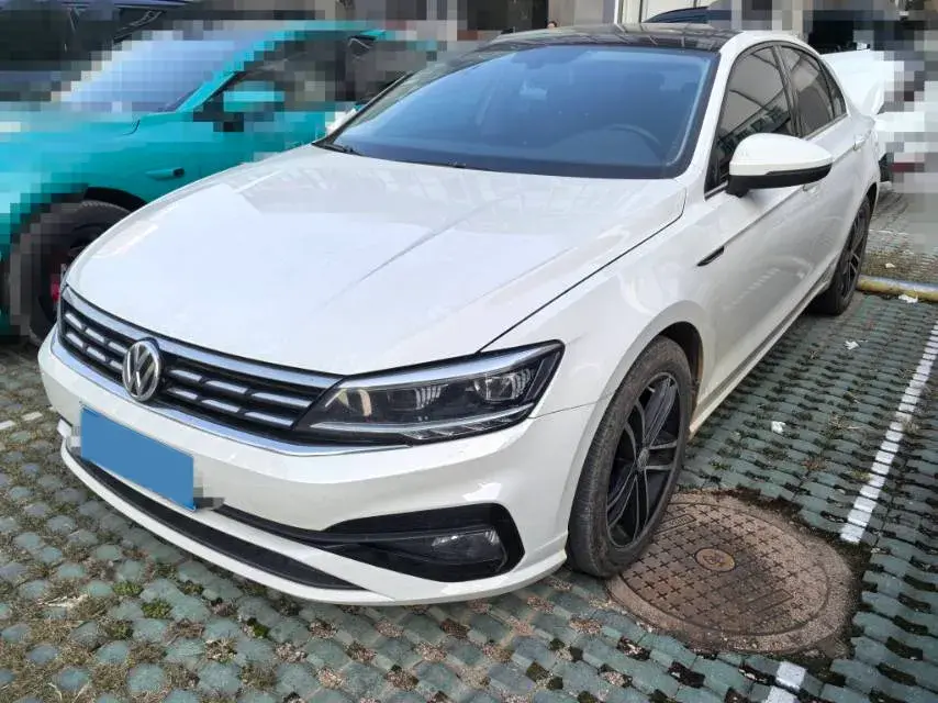 2021 VOLKSWAGEN LAMANDO view 1