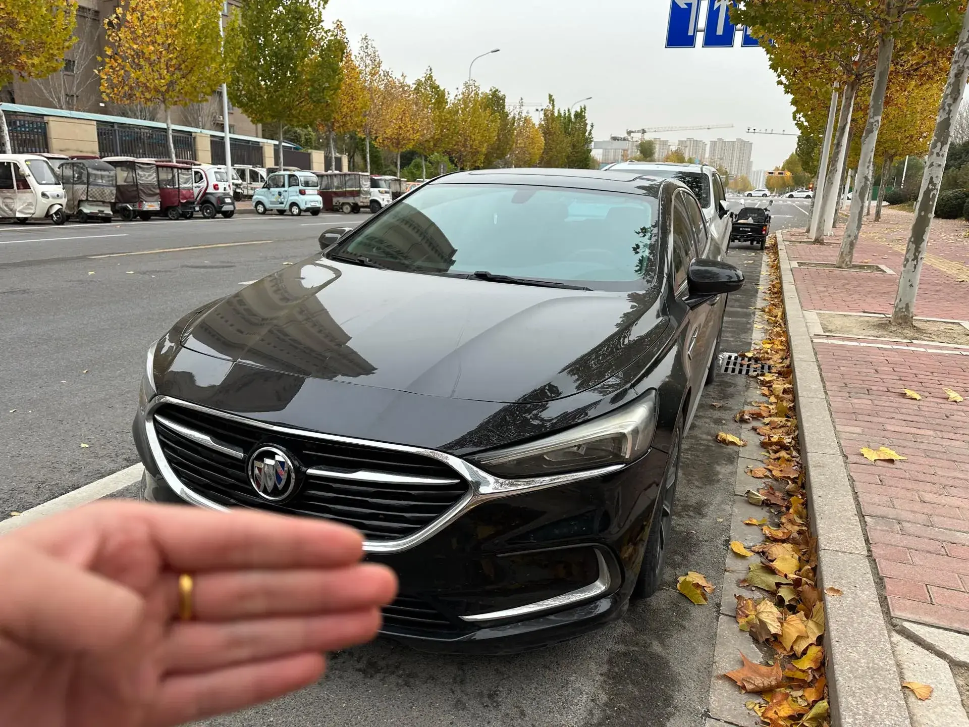 2020 BUICK LARCOSSE view 1