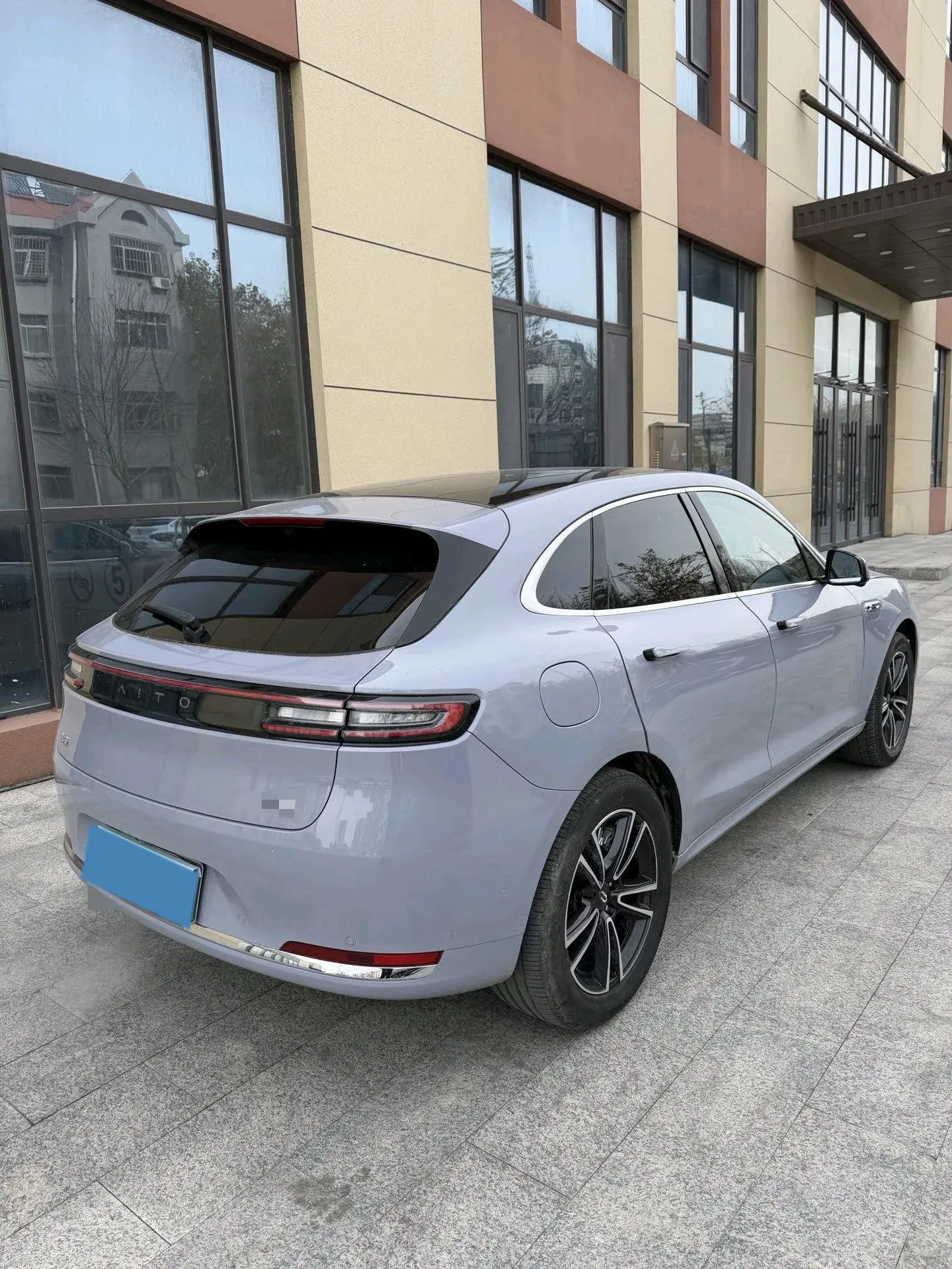 2025 AITO AITO thumbnail 4