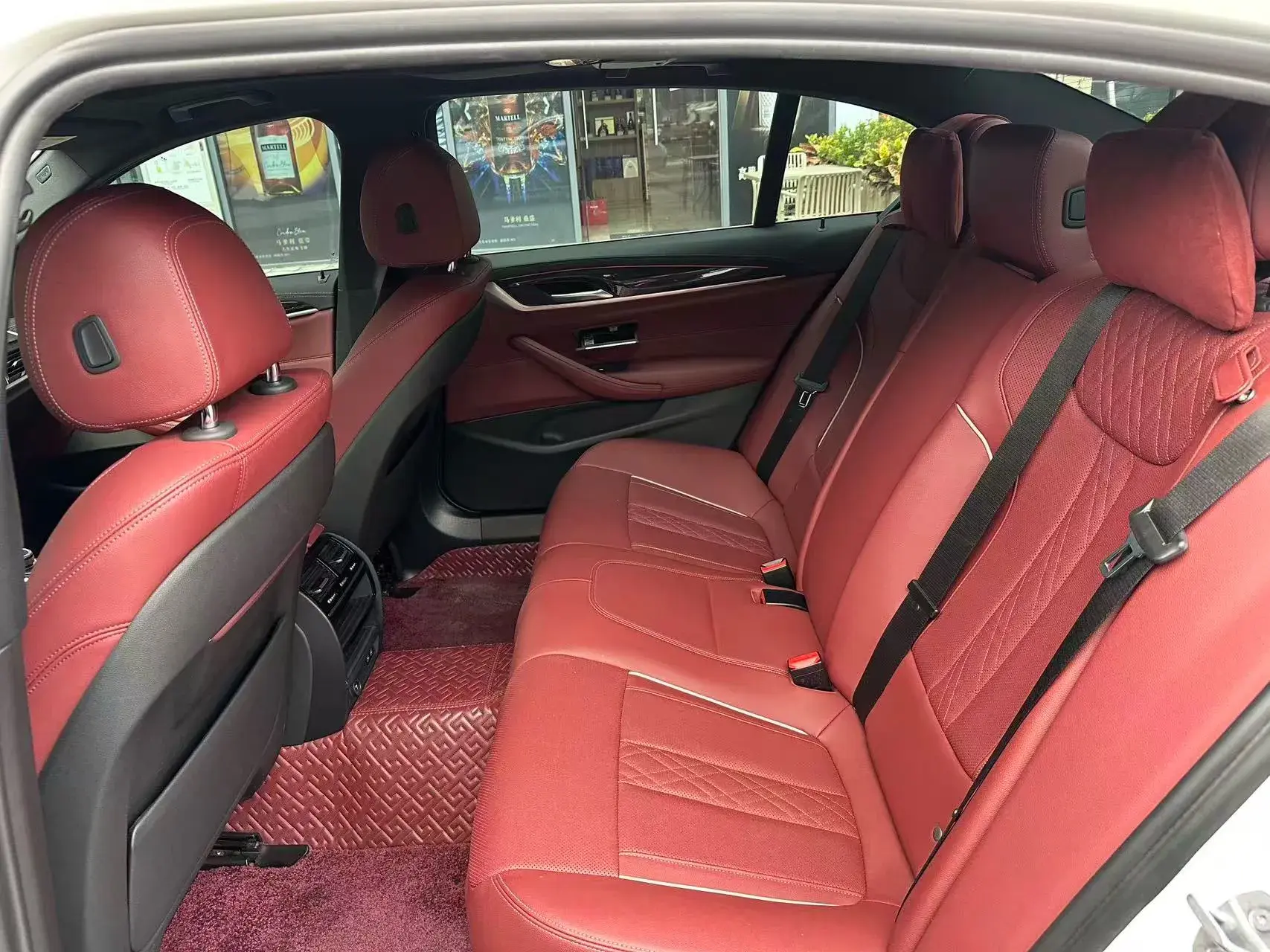 2022 BMW 5 thumbnail 4