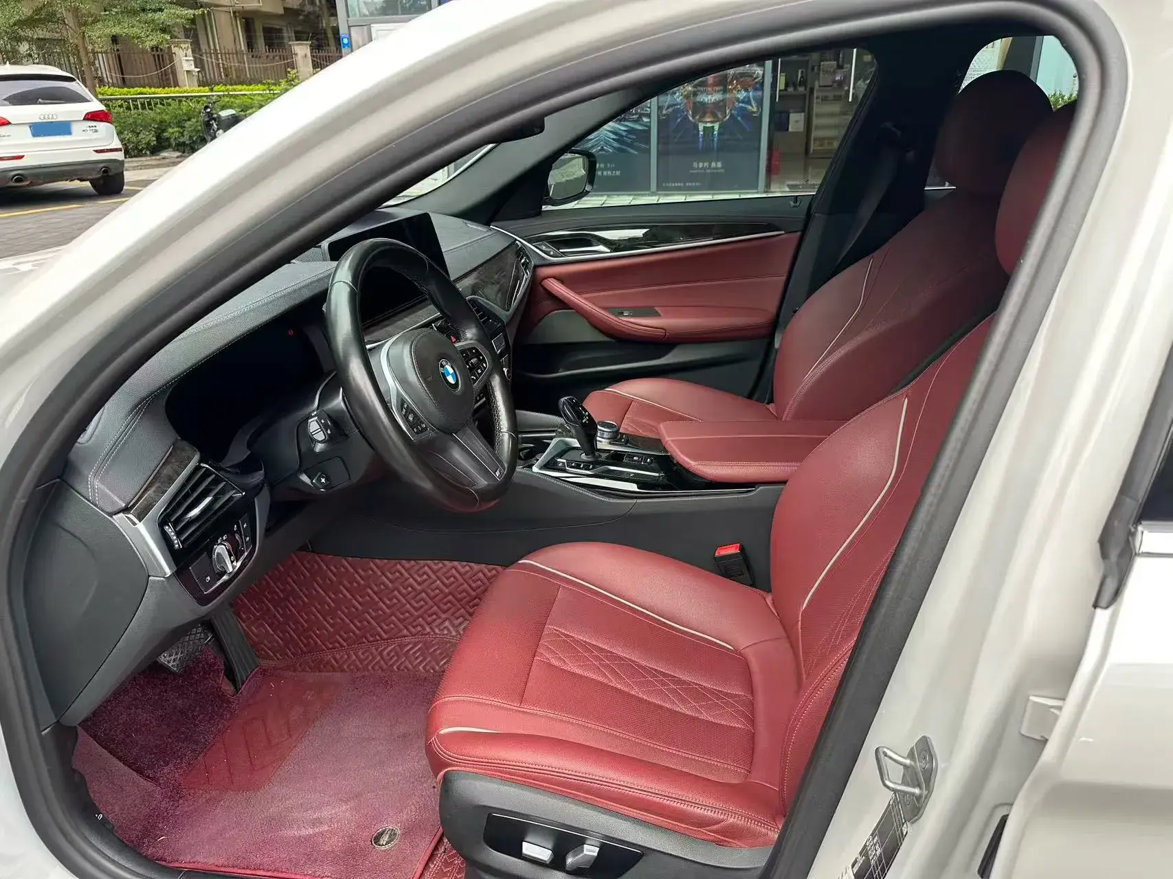 2022 BMW 5 thumbnail 3