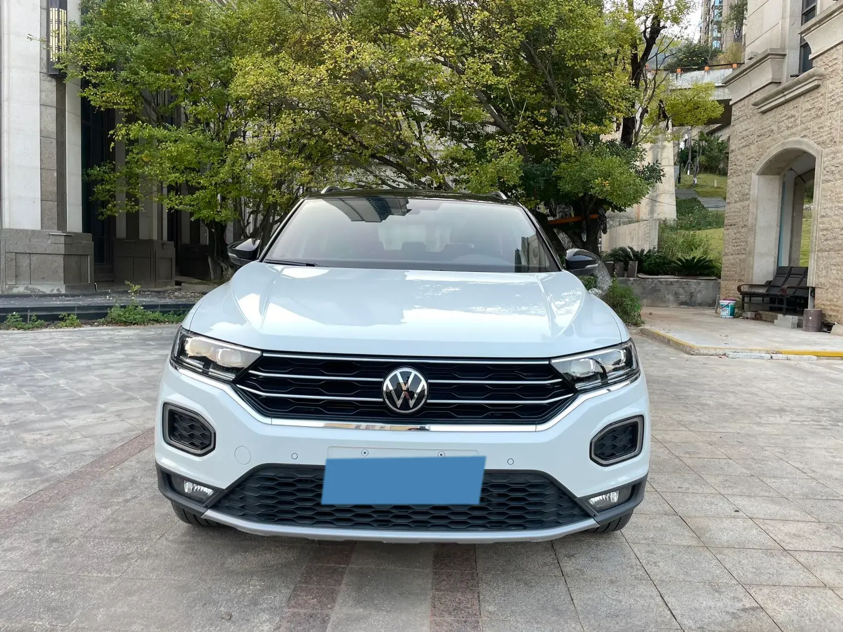 2022 VOLKSWAGEN T-ROC thumbnail 2