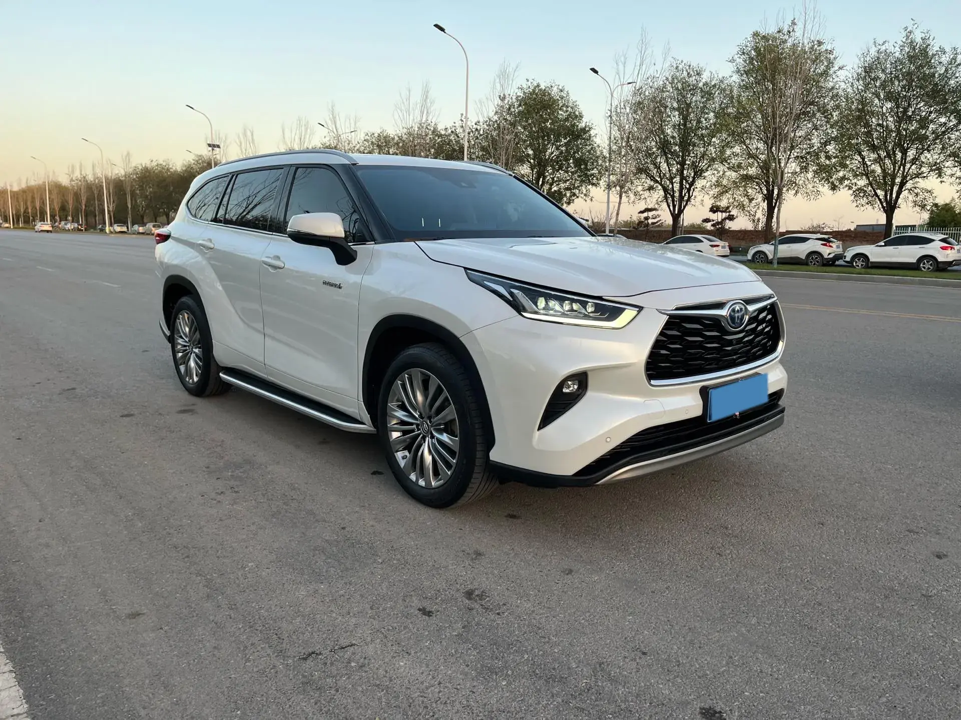 2023 TOYOTA HIGHLANDER thumbnail 3