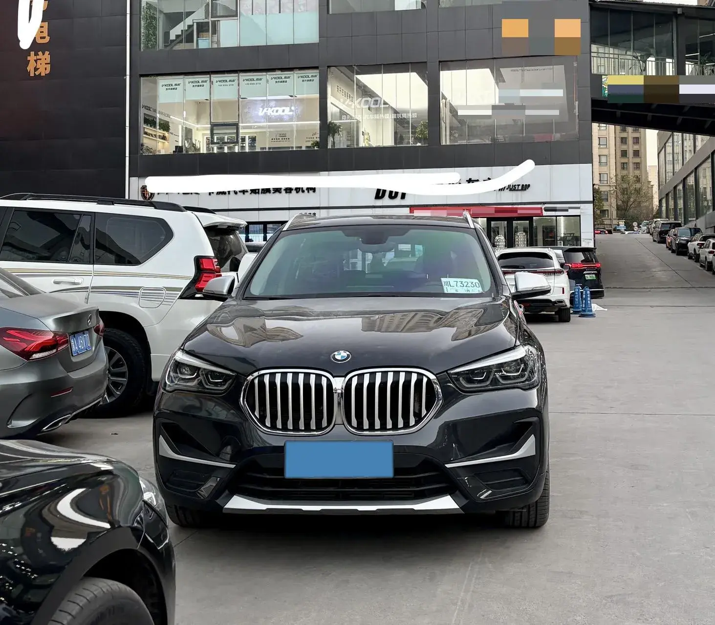 2022 BMW X1 thumbnail 2