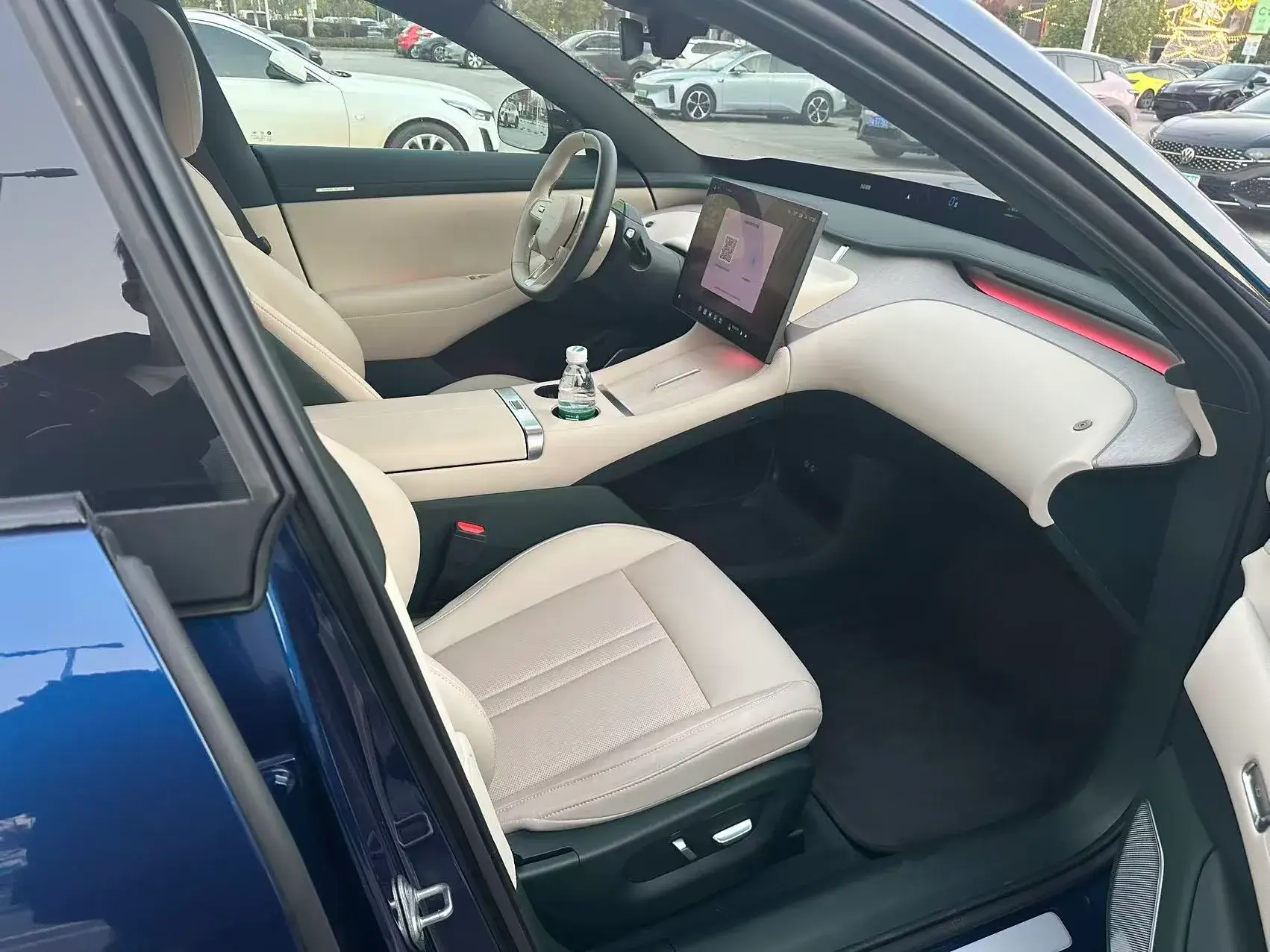 2025 MI YU7 thumbnail 4