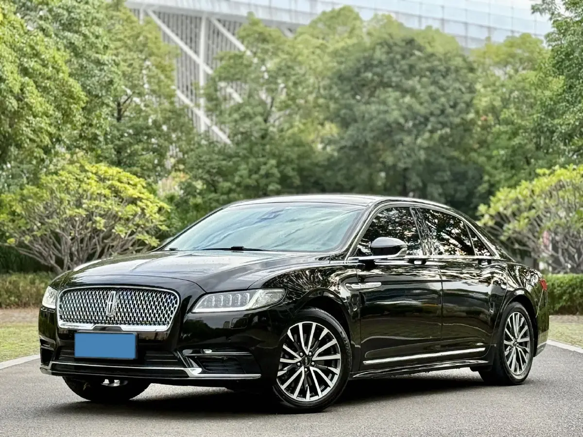 2017 Lincoln Continental 2.0T 261HP L4 6AT