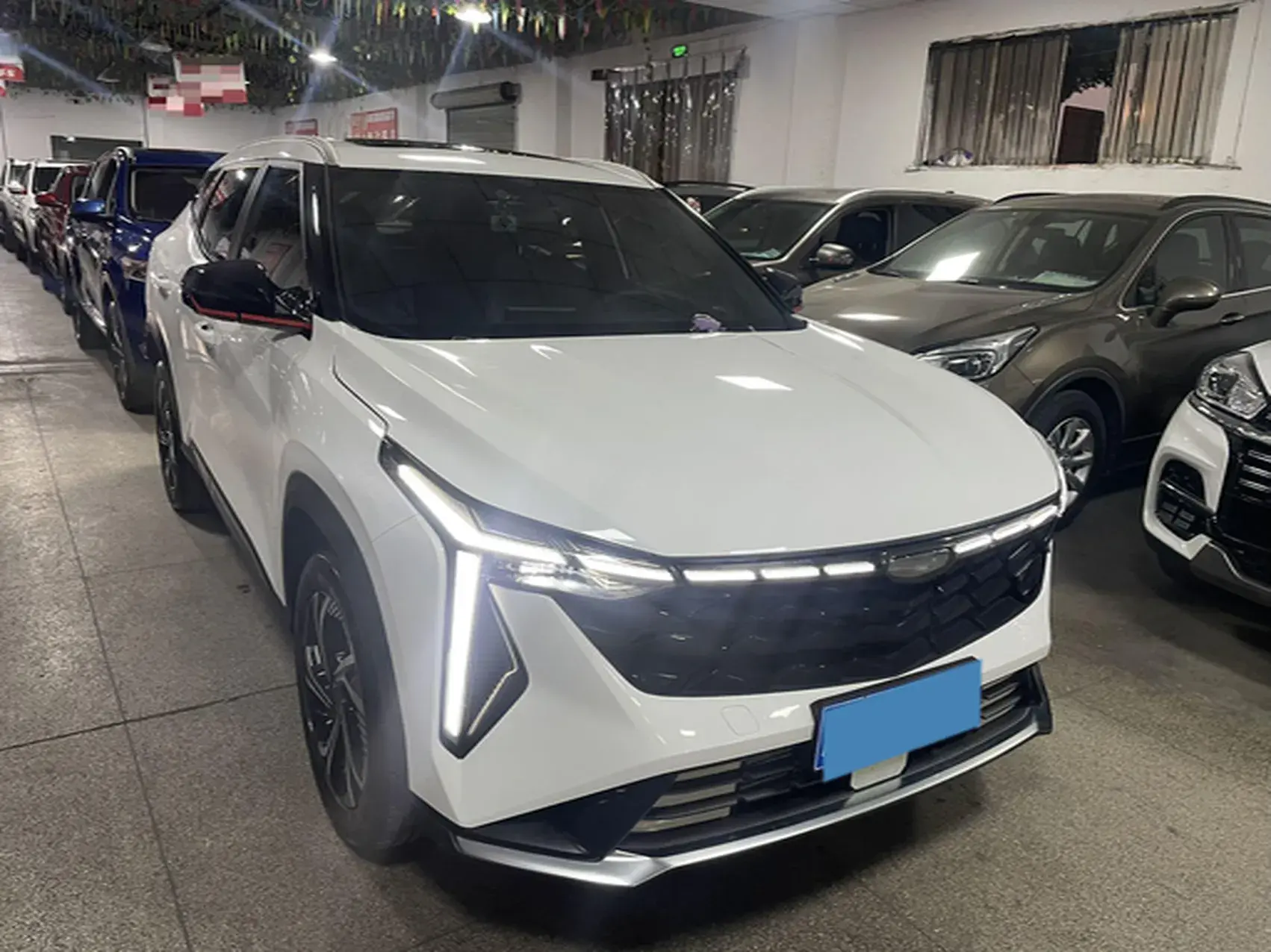 2023 GEELY AZKARRA thumbnail 3